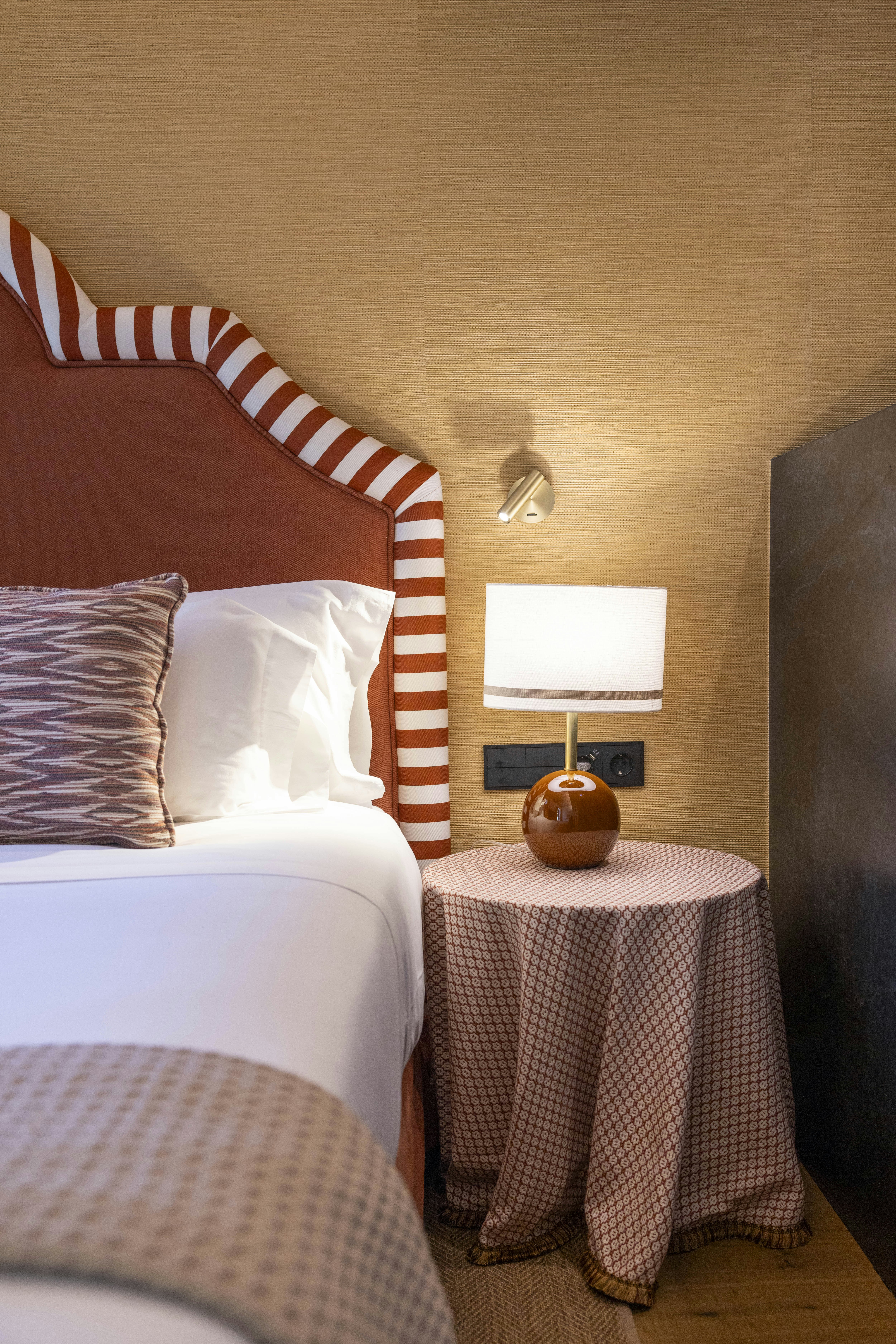 Deluxe - Room Details