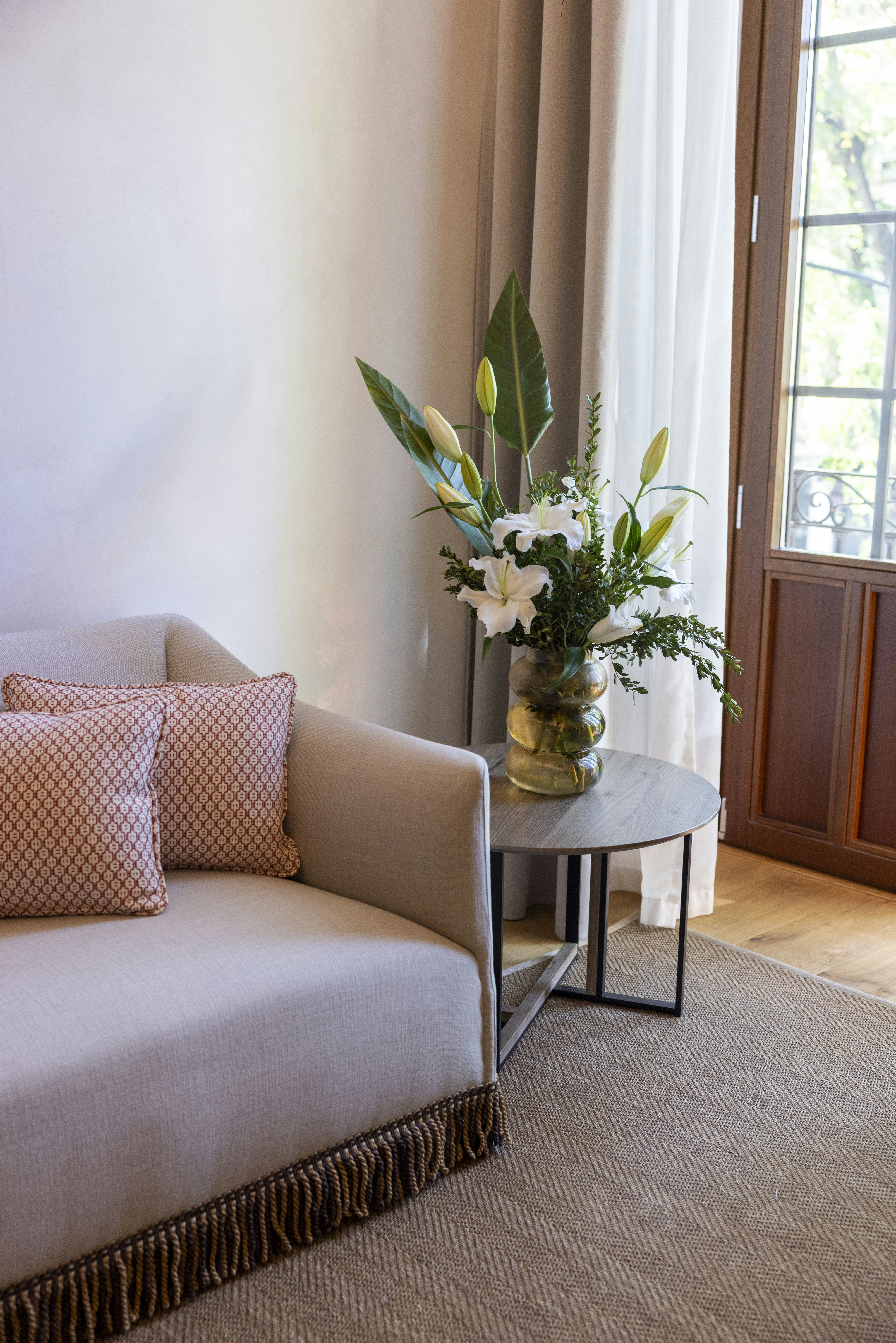 Grand Deluxe - Living Area