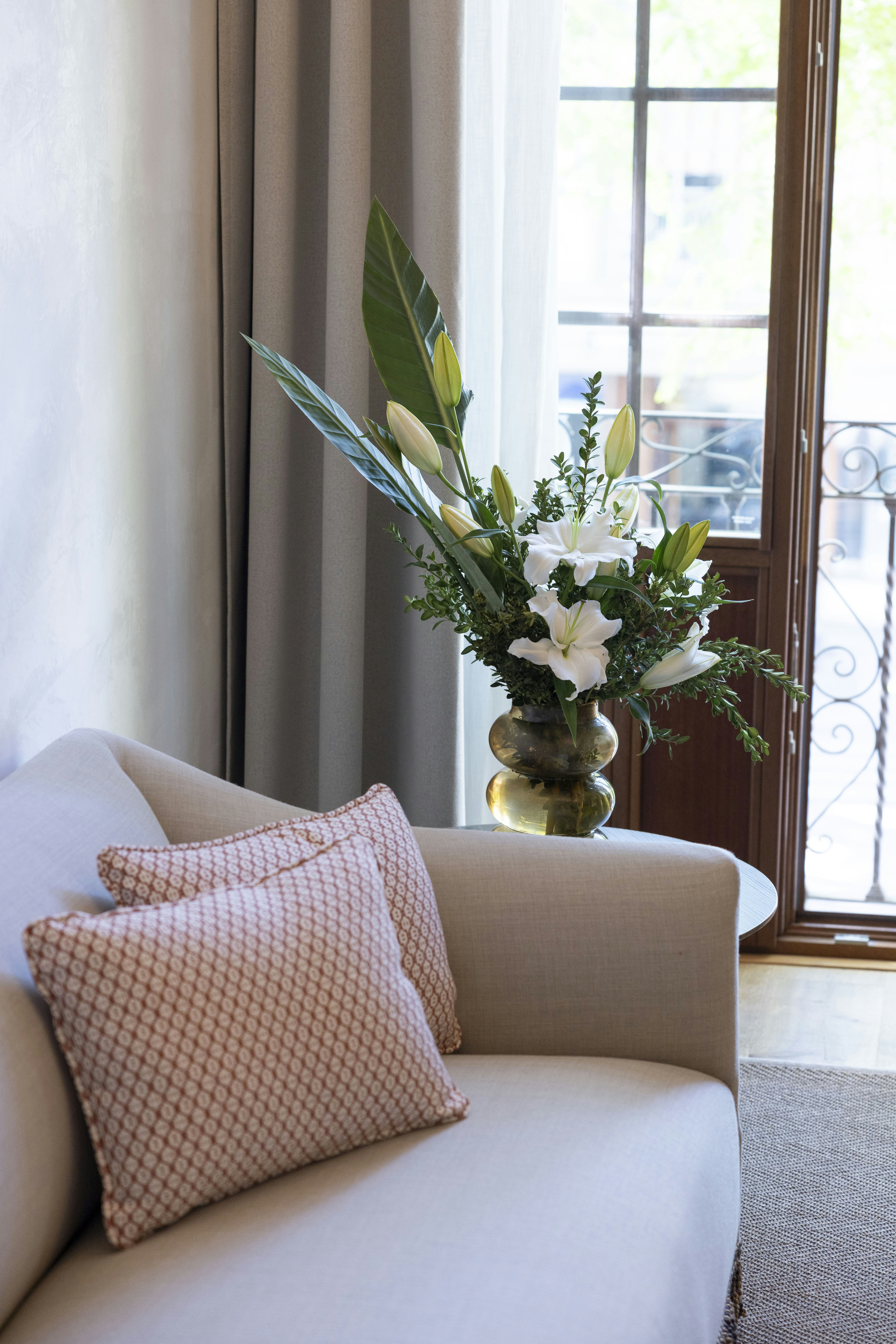 Grand Deluxe - Living Area