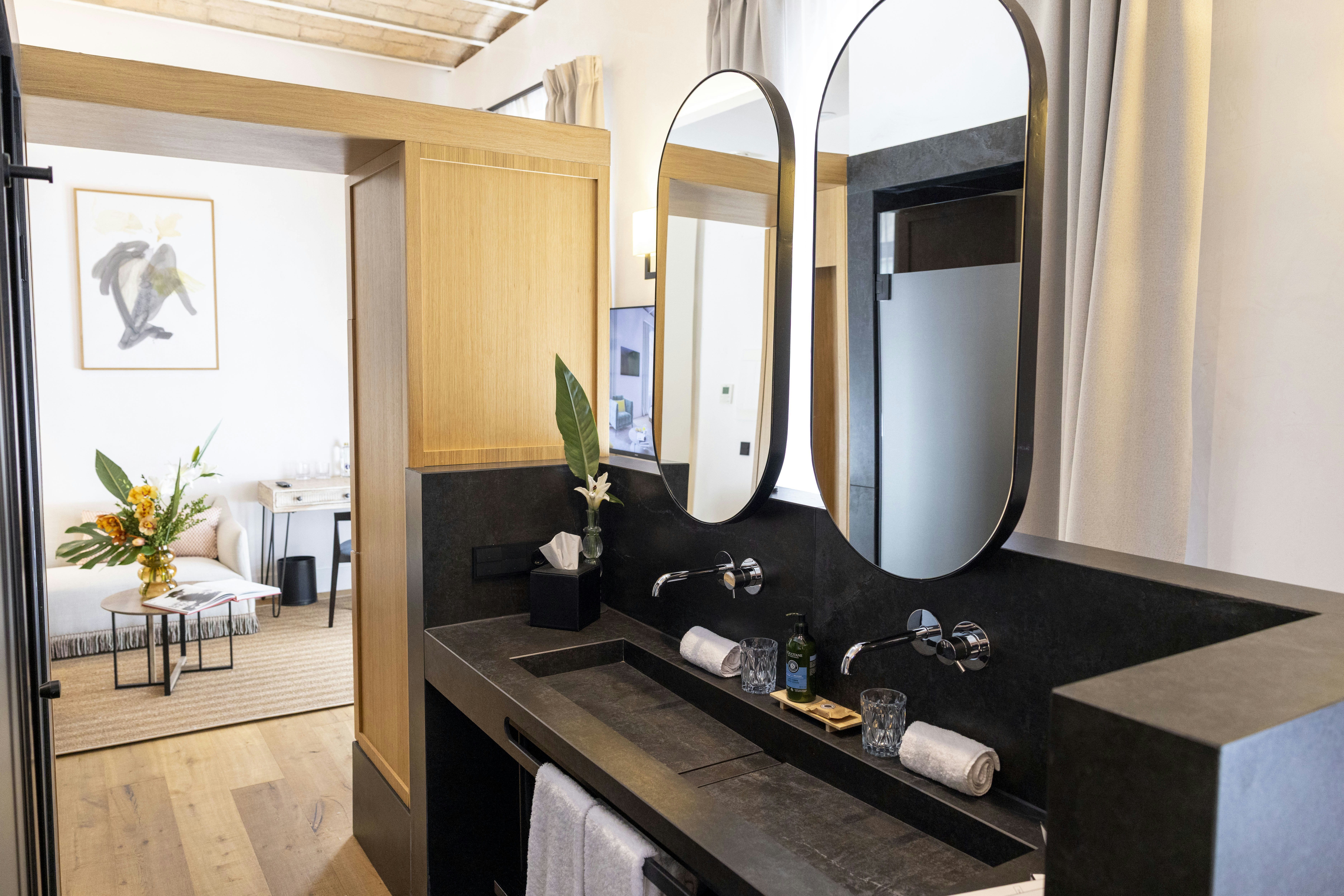 Junior Suite - Bathroom