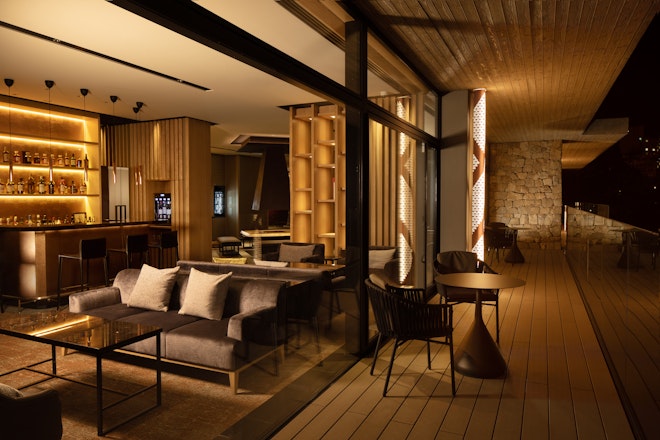 Lounge Bar