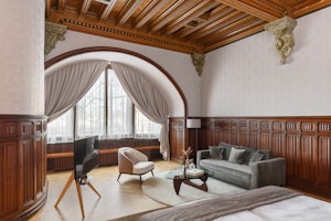 Knight's Suite