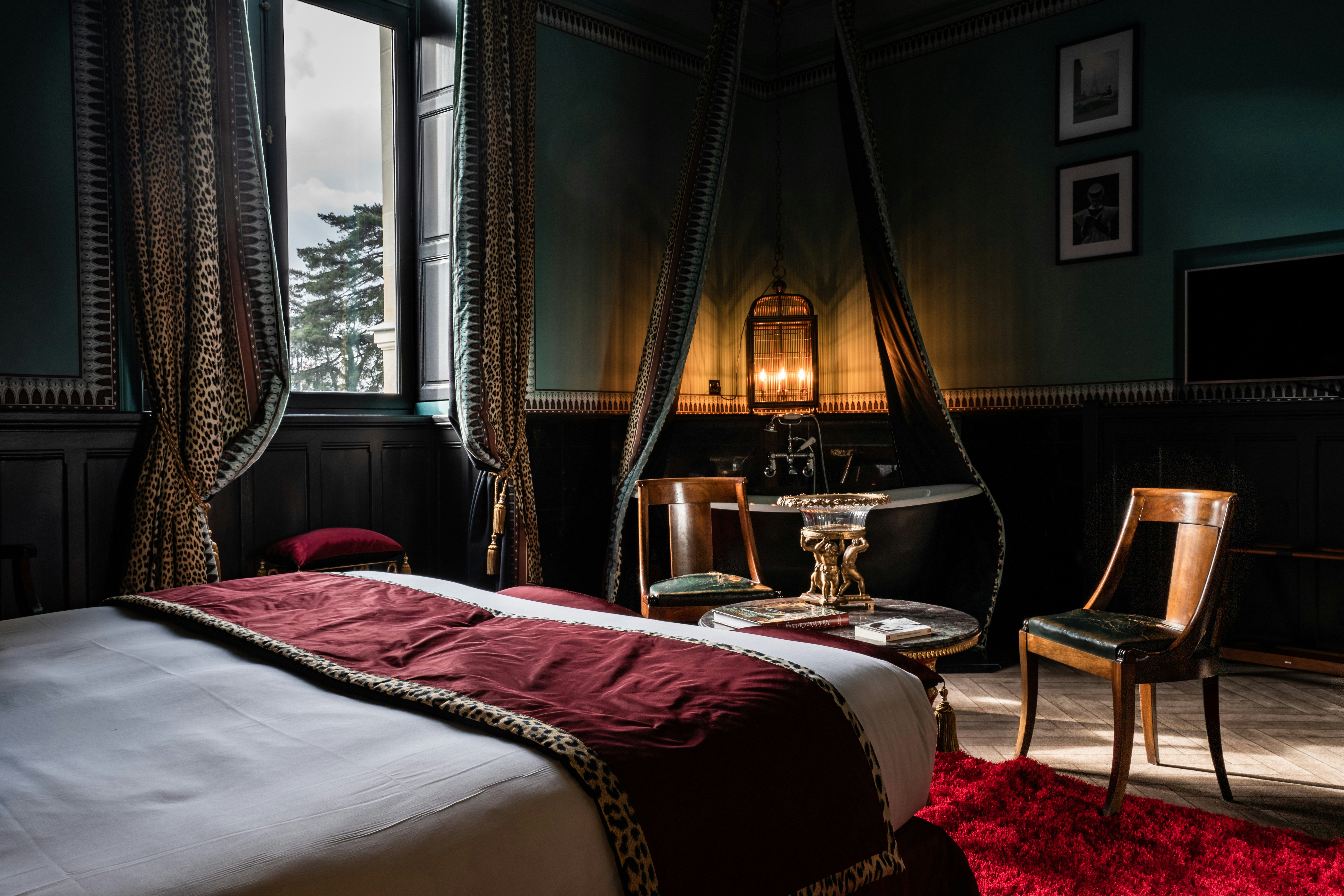 Minuit A Paris - Bedroom