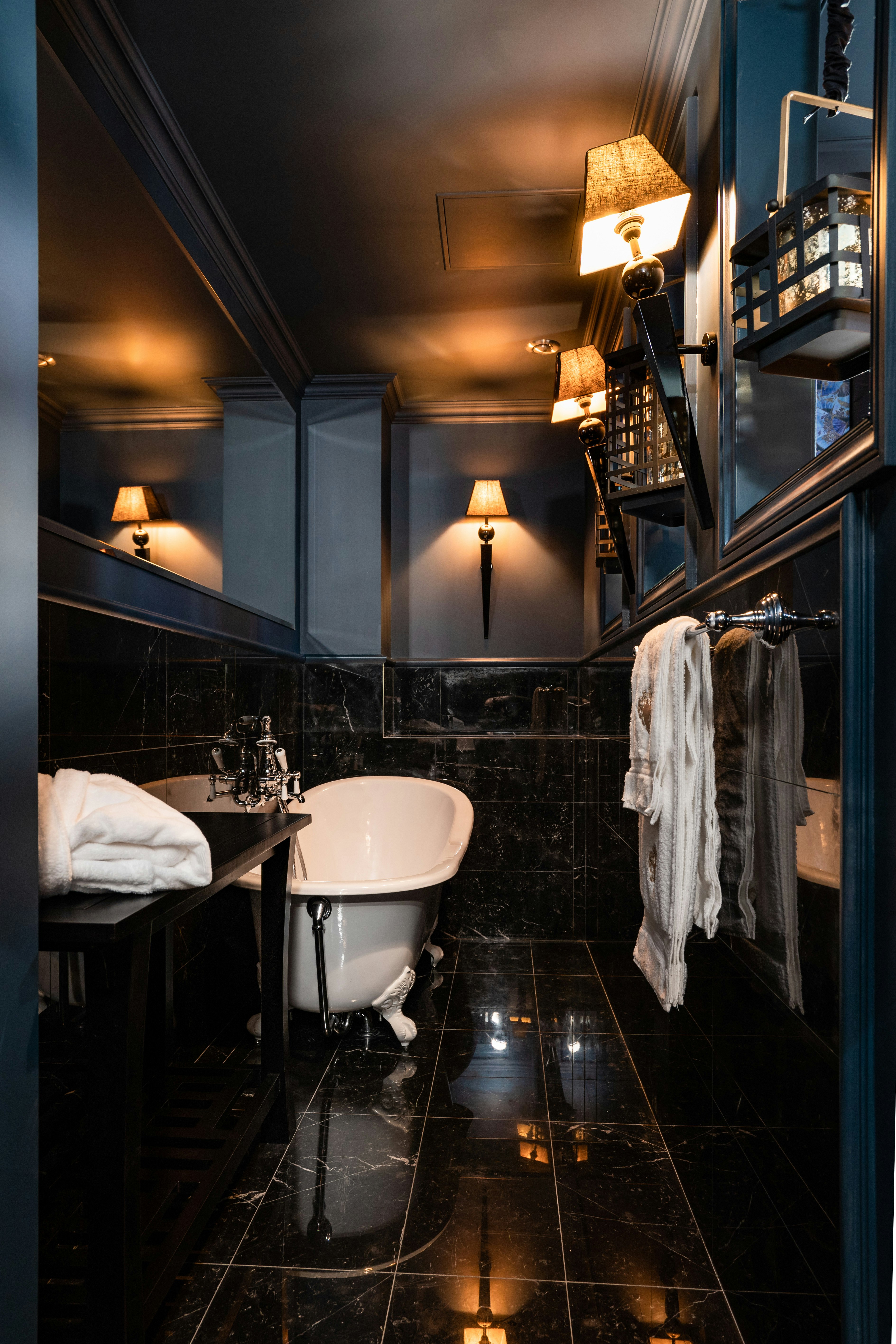 Miyajima Ile Sacr_e - Bathtub