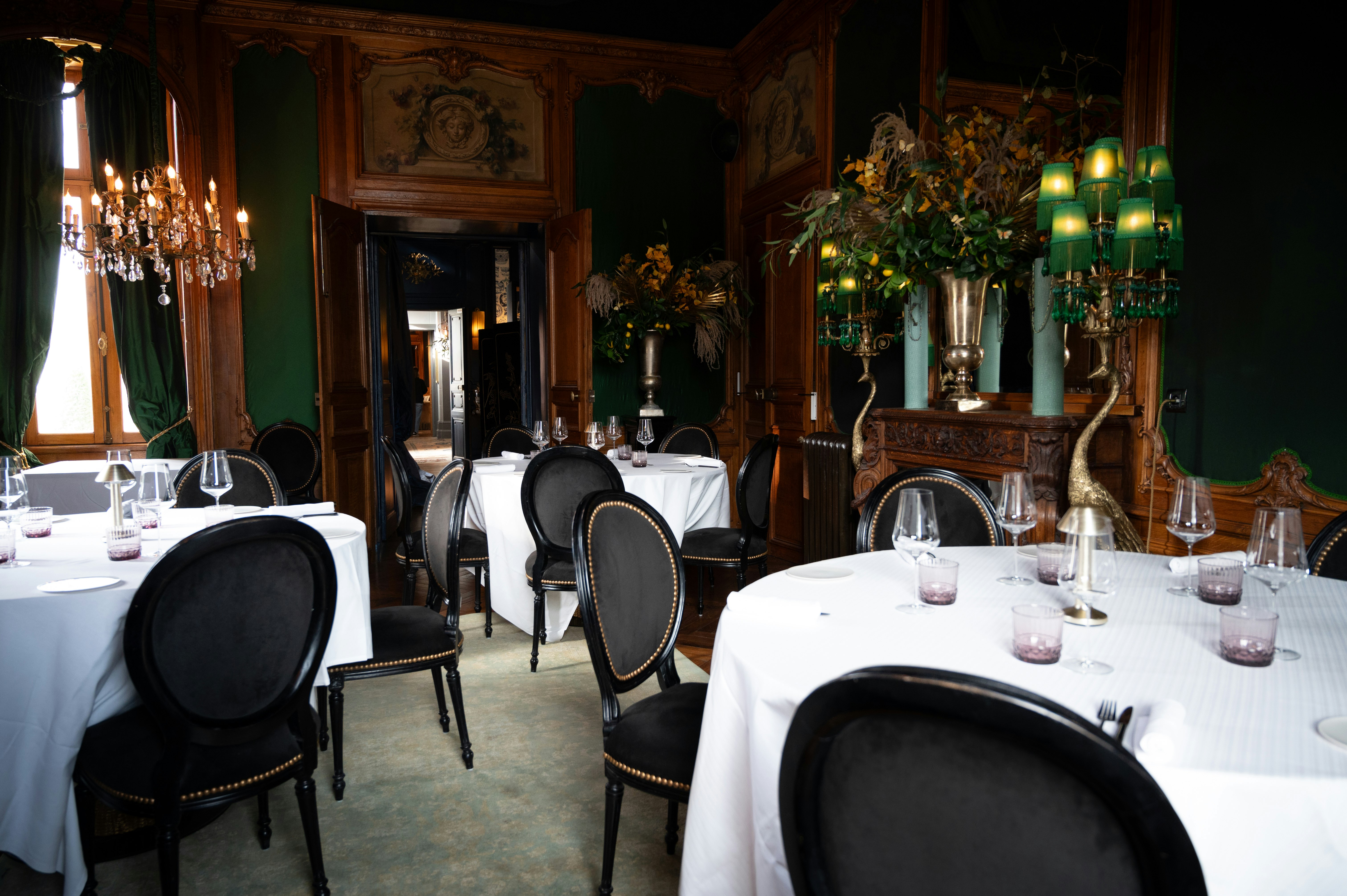 Cabinet Des Curiosites Lounge