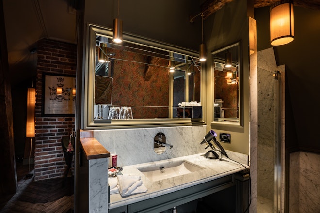 Lord Of London - Bathroom