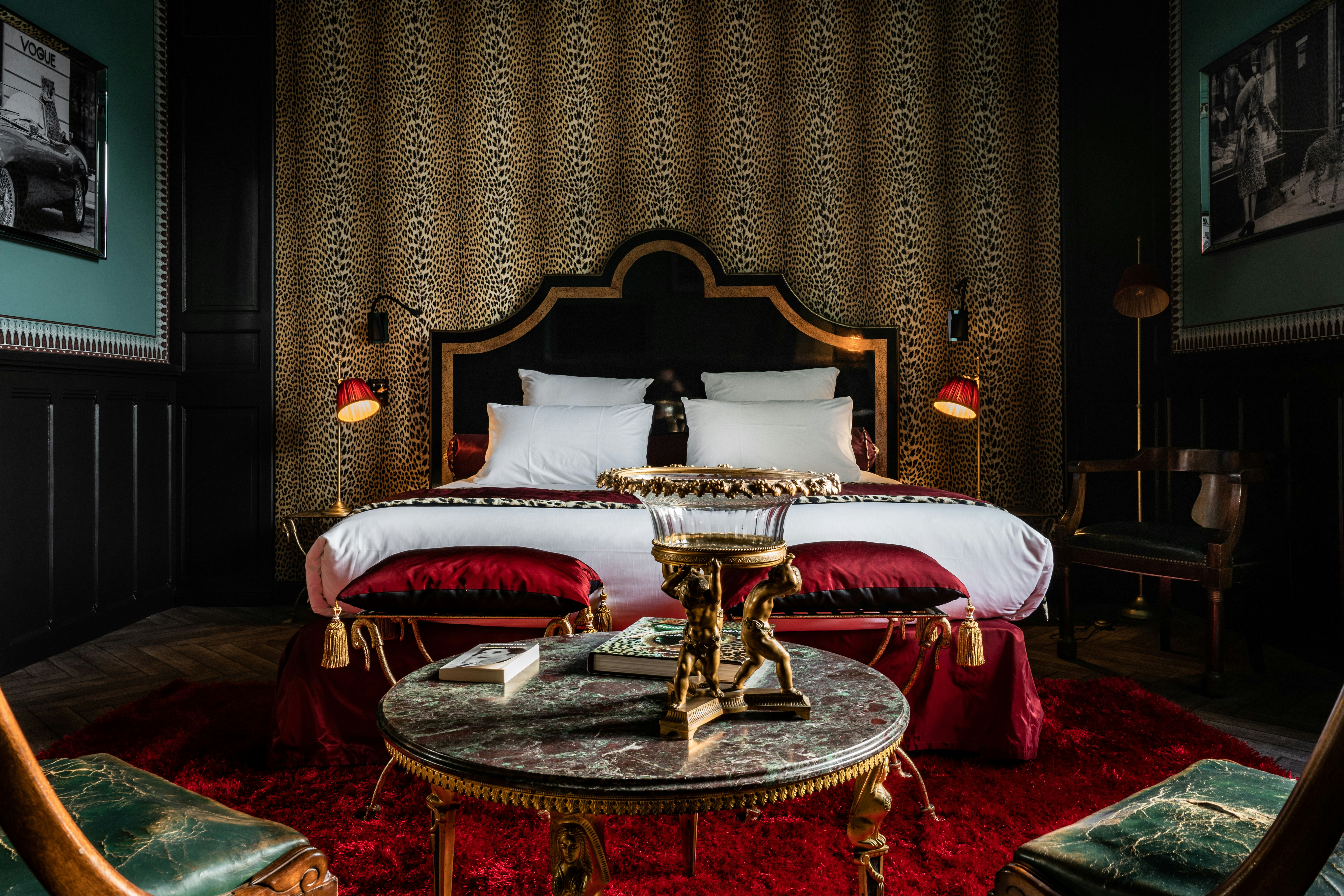 Minuit A Paris - Bedroom