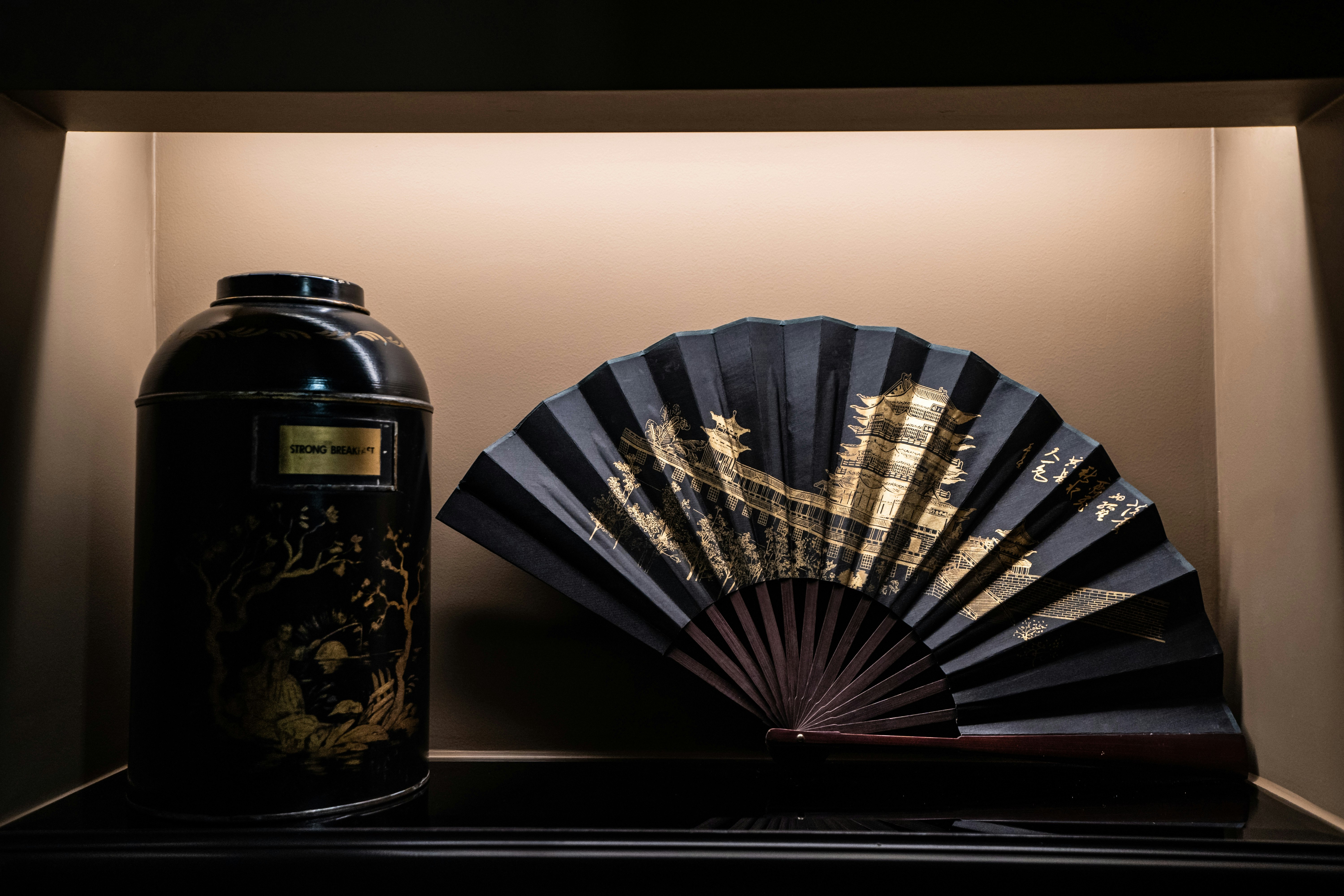 Chinoise XVIII - Room Detail