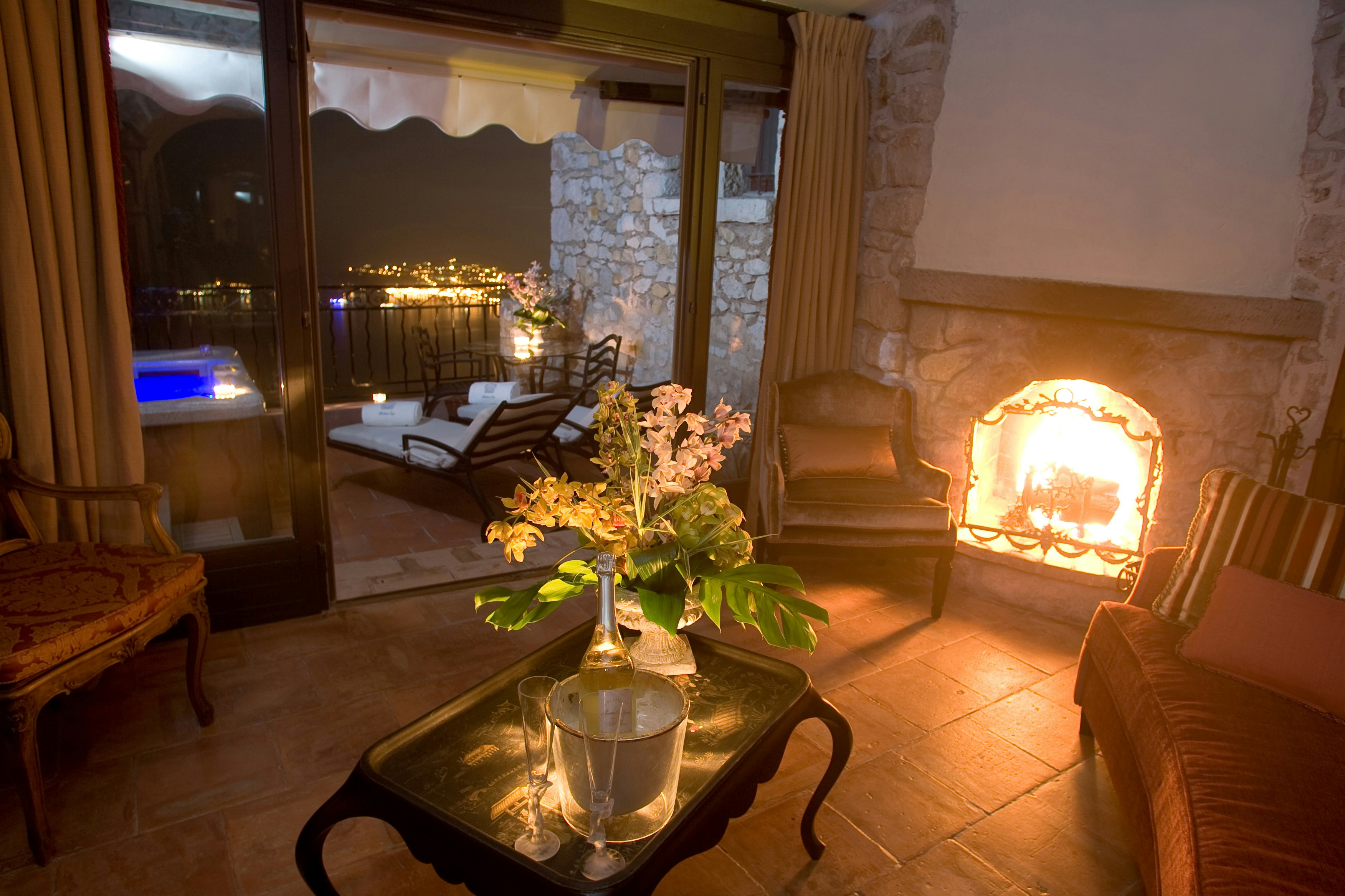 Suite Lounge with Fireplace