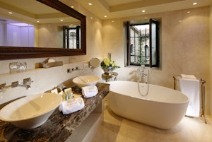 Suite Bathroom