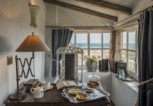 Deluxe - Living Area