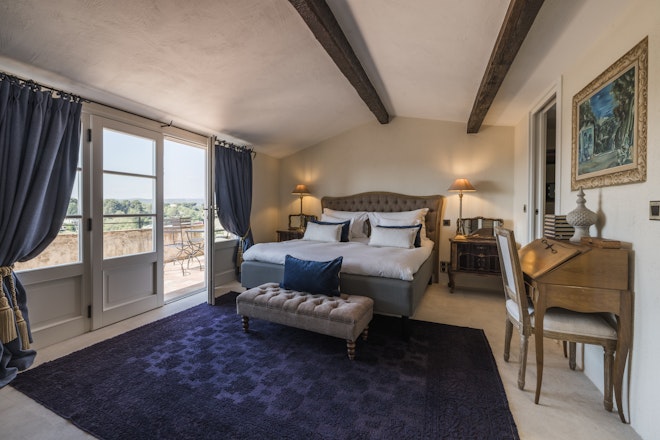 Deluxe Balcony - Bedroom