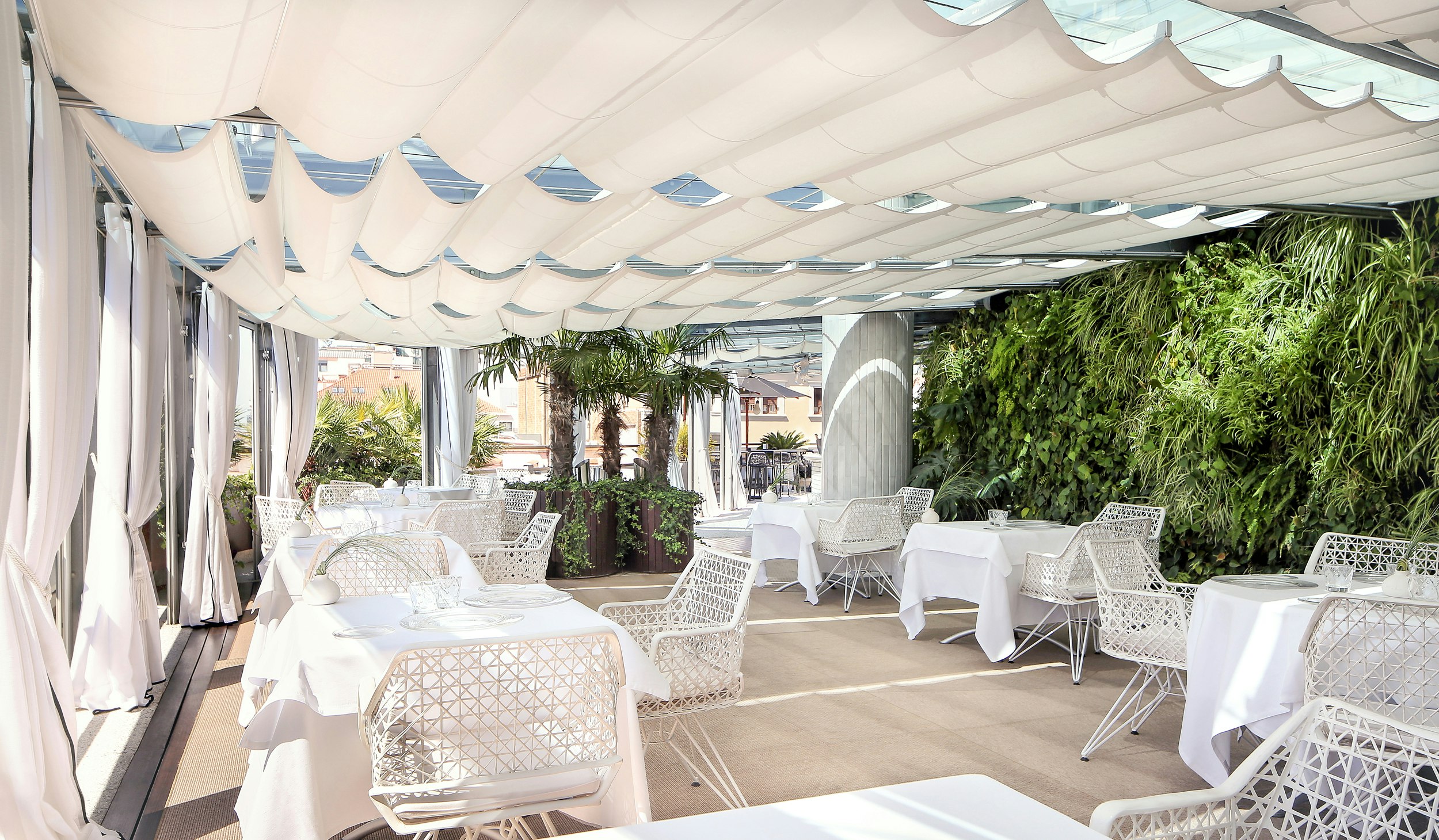 Terraza Claris Restaurant Summer