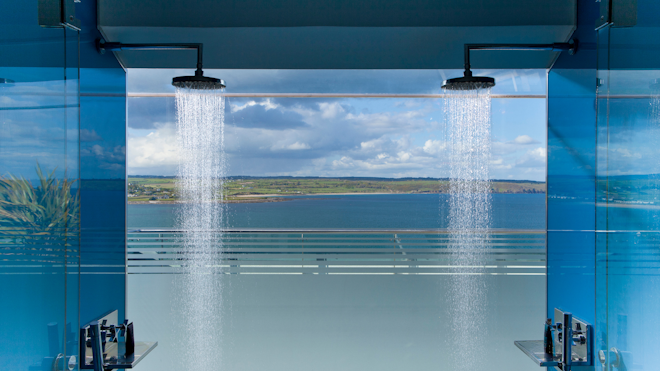 Cliff Veranda Suite - Showers