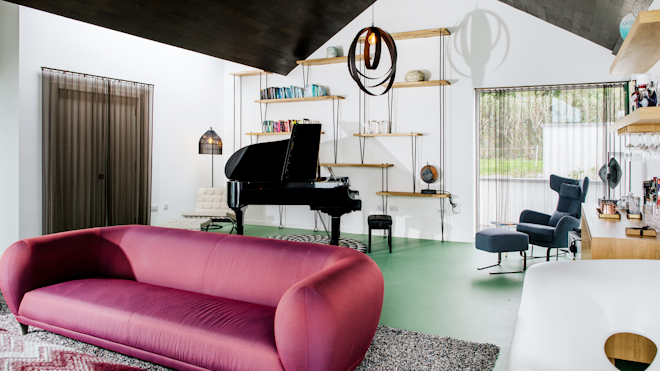 Lounge Area - Cliff Beach House