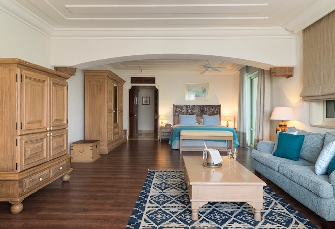 Executive Suite Sea View Main Building
