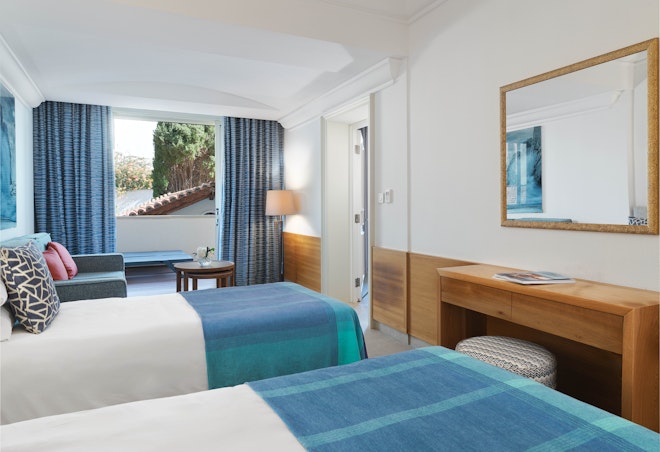 One Bedroom Suite Inland View