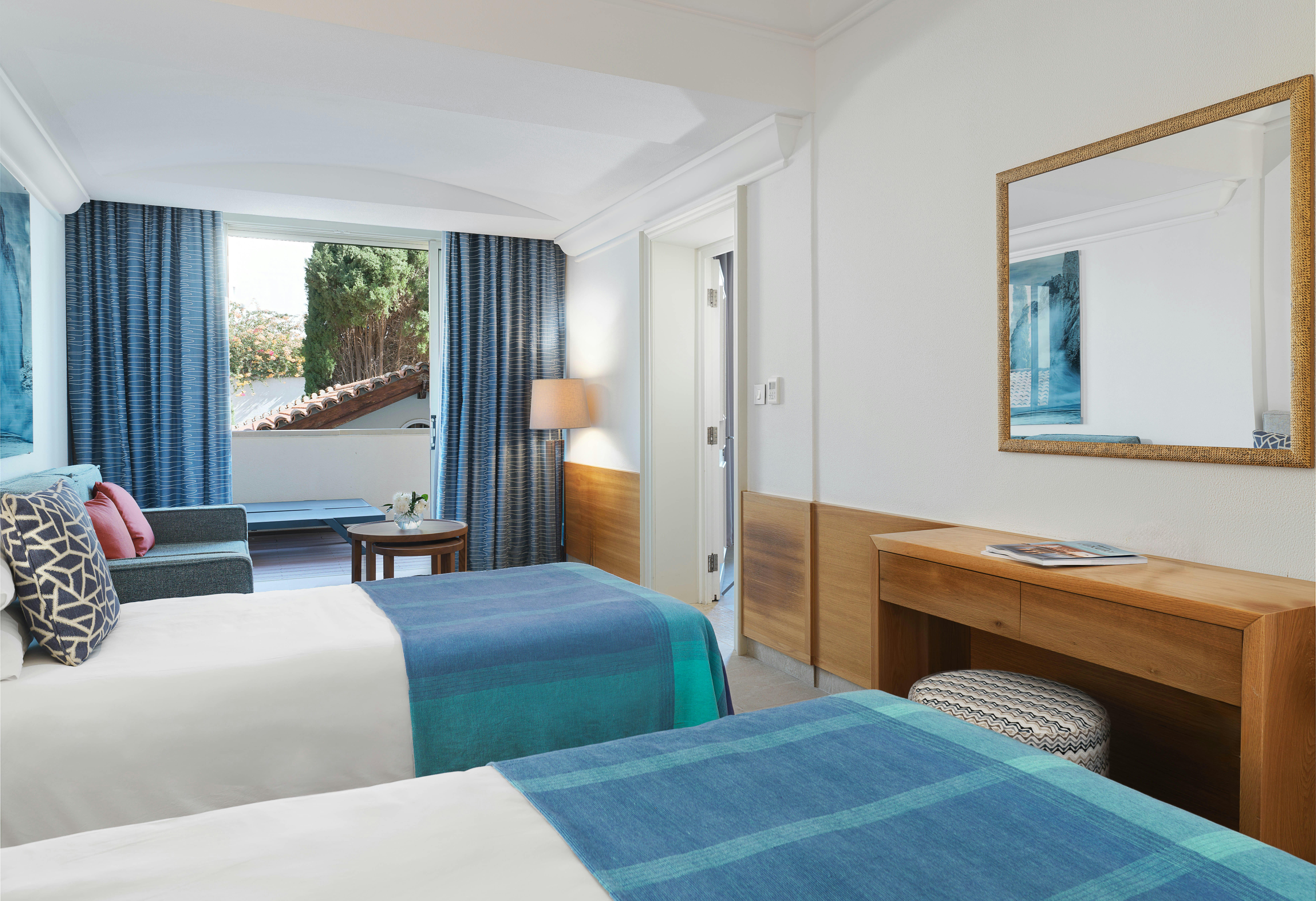 One Bedroom Suite Inland View