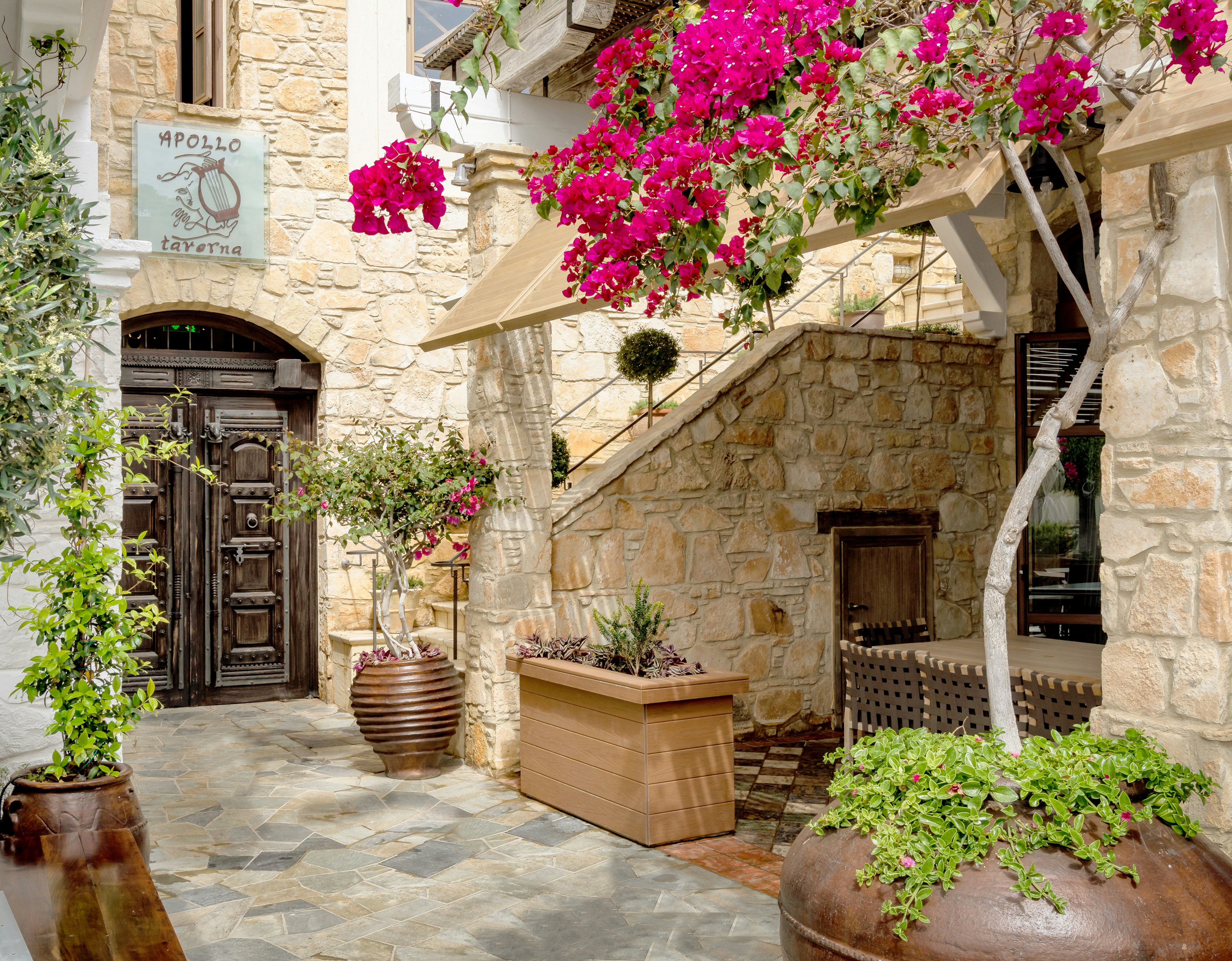 Apollo Tavern Entrance