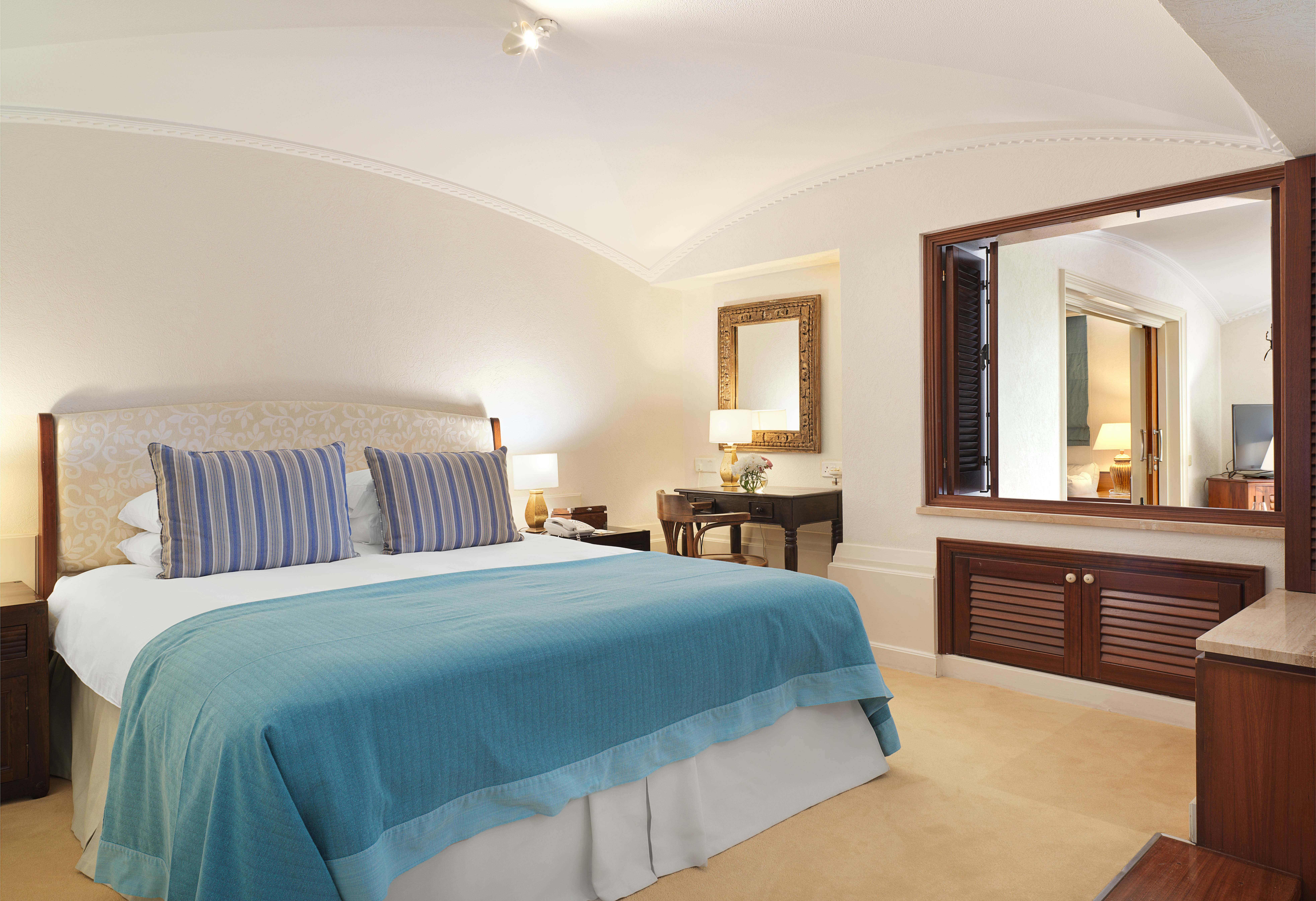 Two Bedroom Family Suite Sea View Main Building