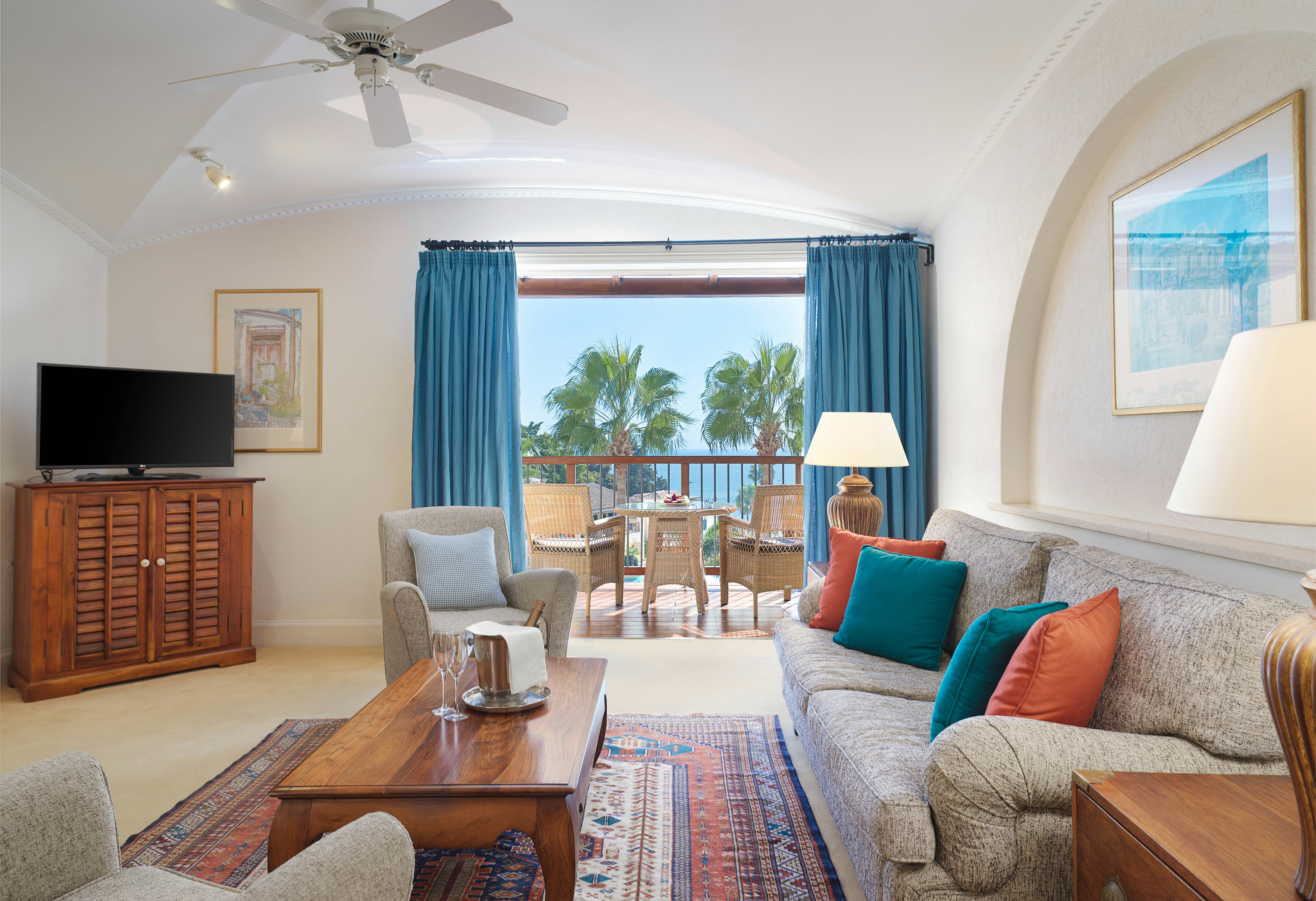 Two Bedroom Family Suite Sea View Main Building