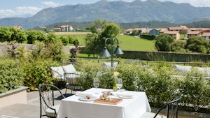 Outdoor Dining Terrace