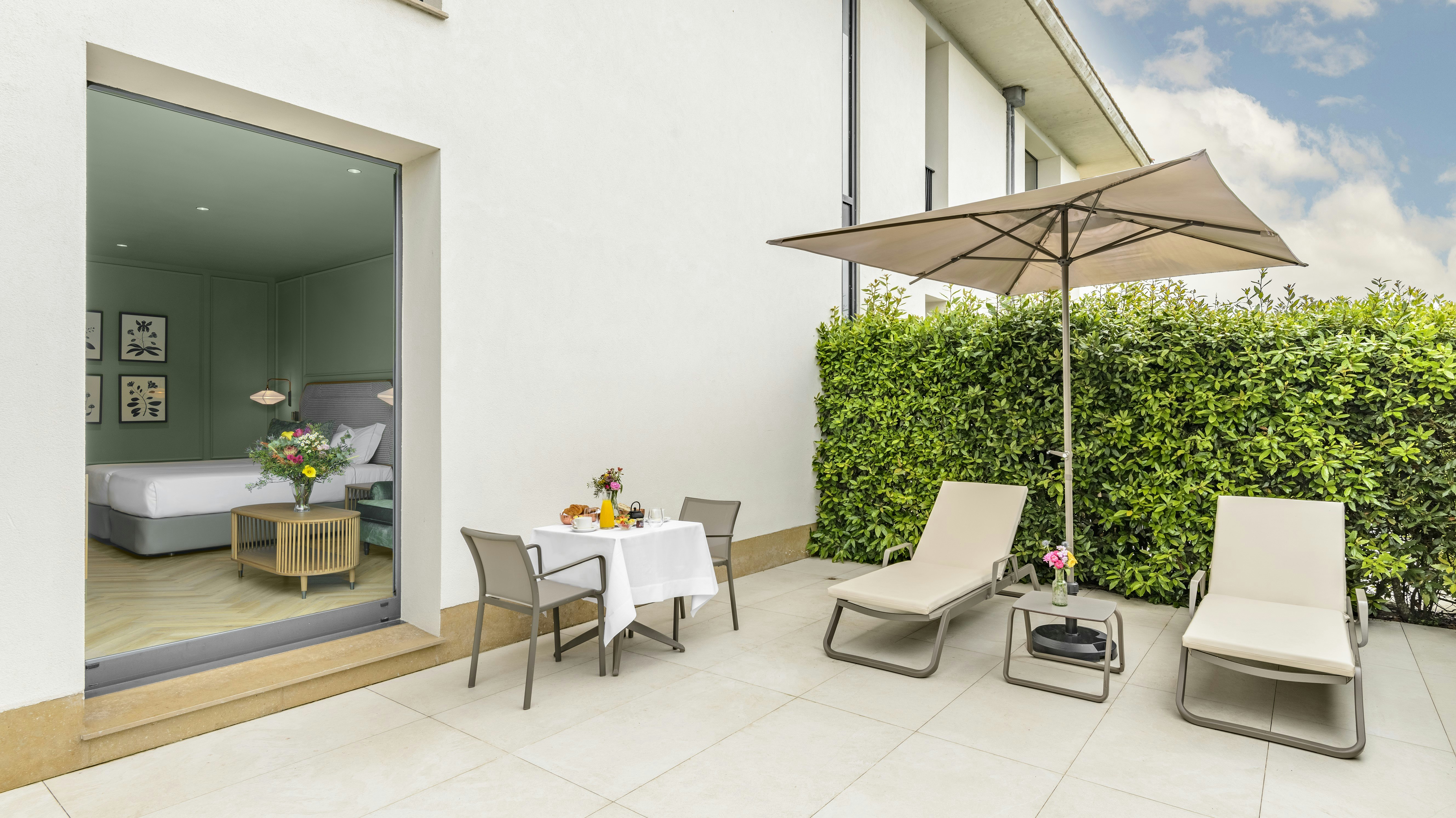 Junior Suite with Garden - Patio