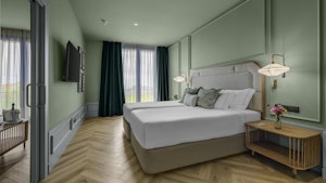 Suite - Bedroom