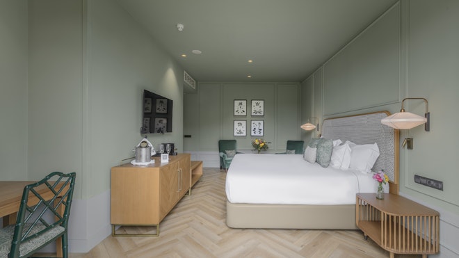 Deluxe Room - Bedroom
