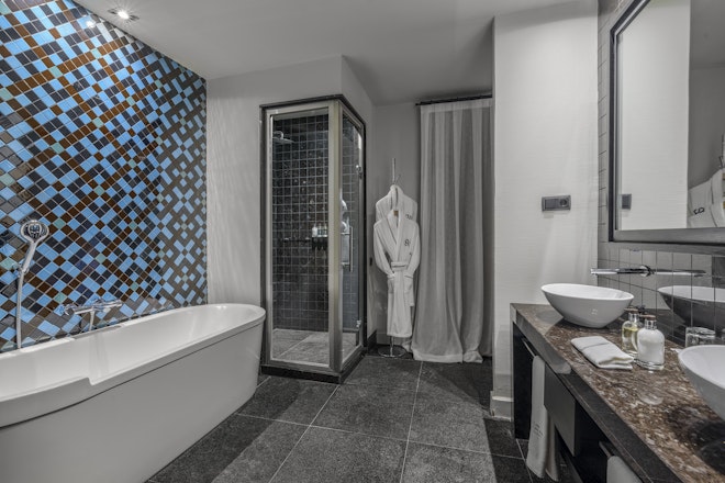 Premium Room - Bathroom
