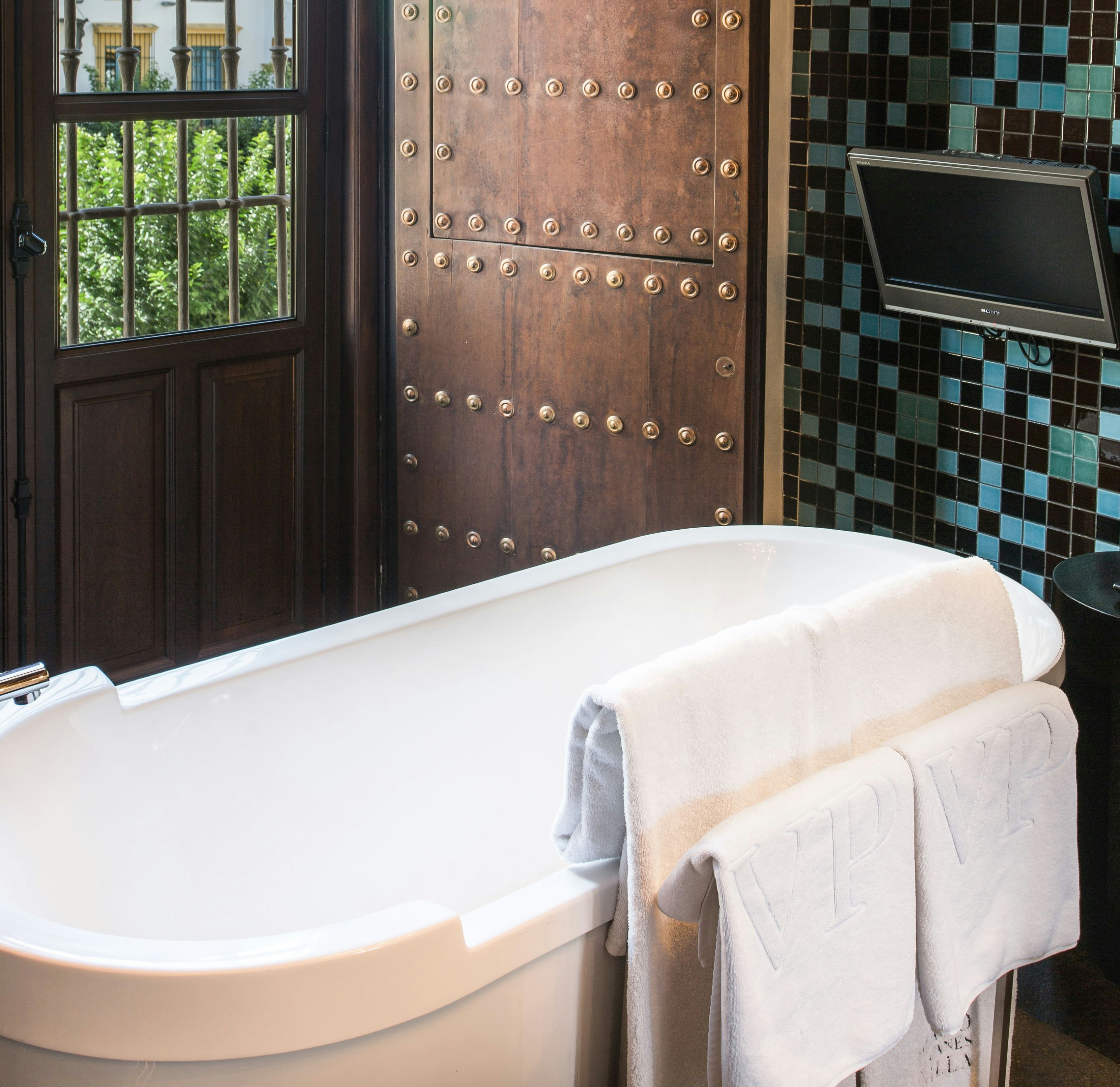 Bathtub Suite CoolRooms Palacio de Villapanés