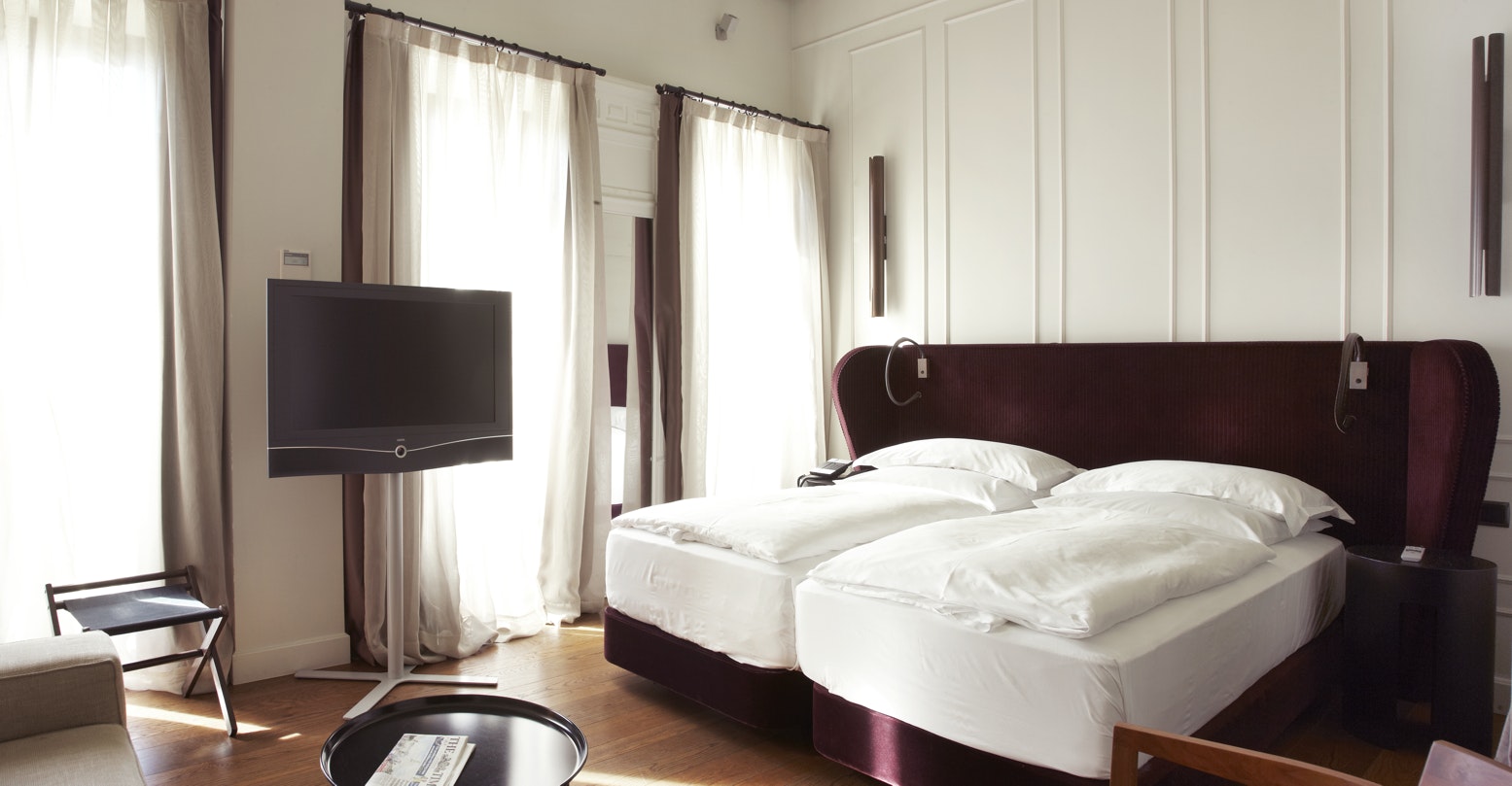 Deluxe Room - Bedroom