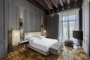 Suite Sevilla - Bedroom