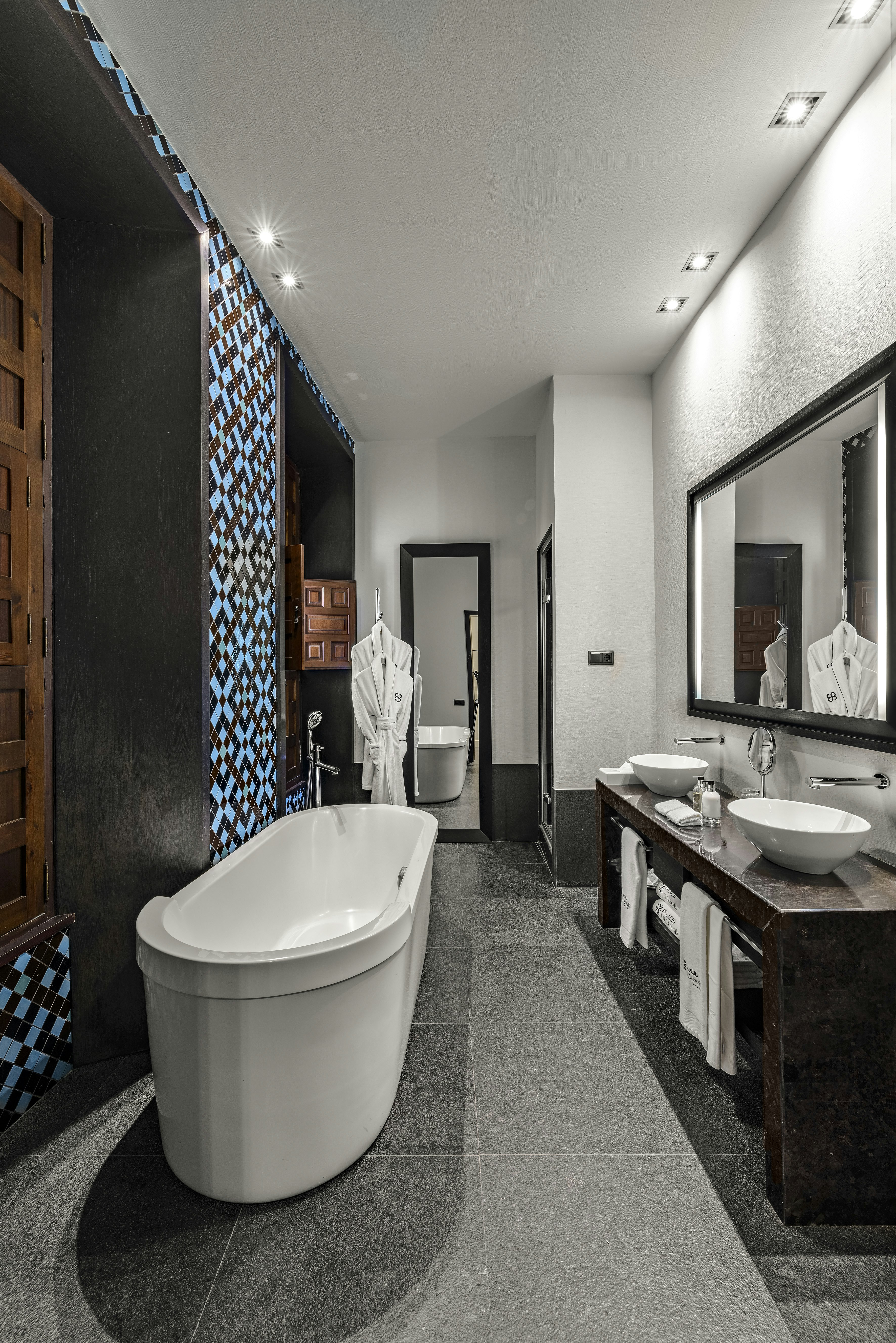 Palace Room - Bathroom