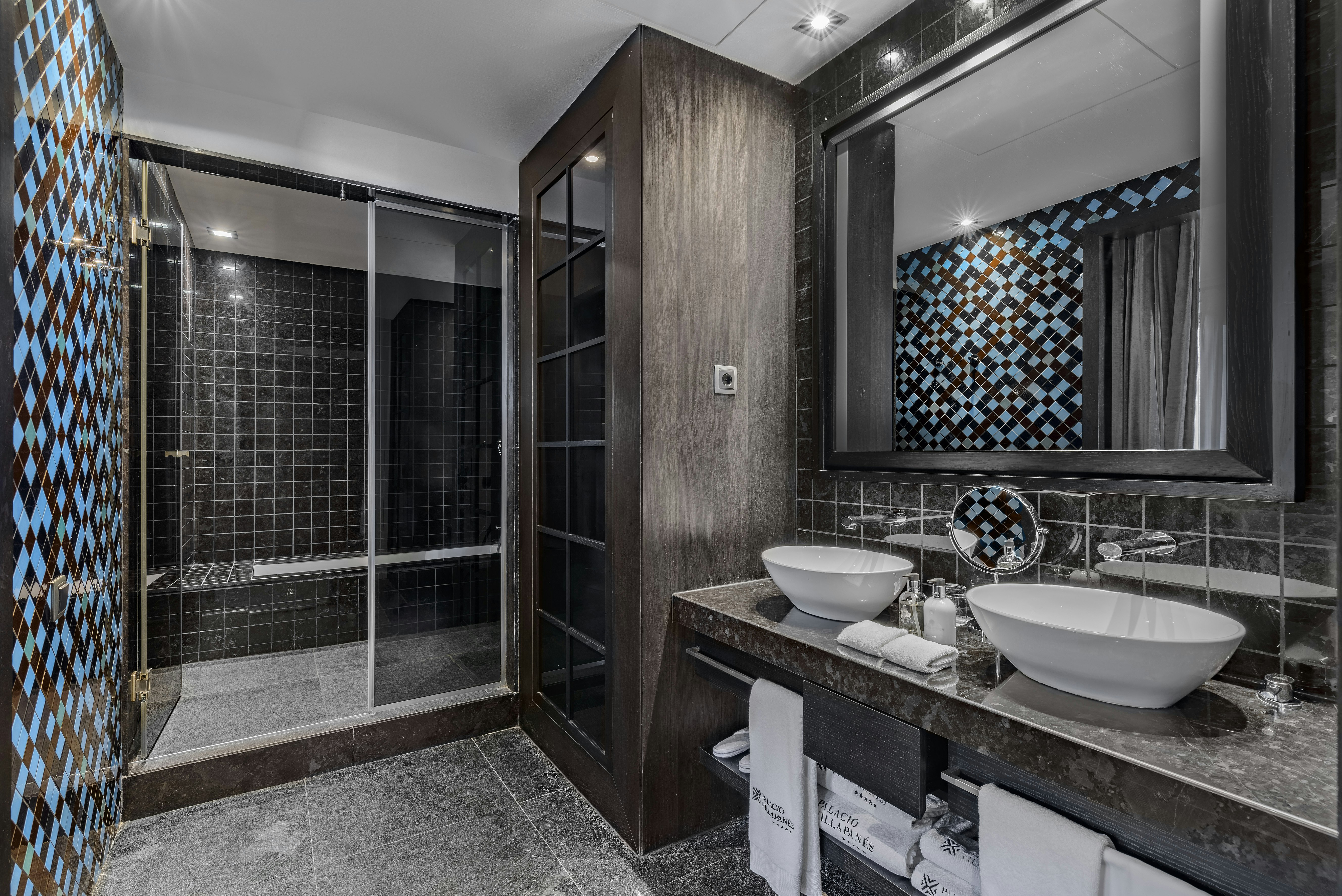 Palace Room - Bathroom