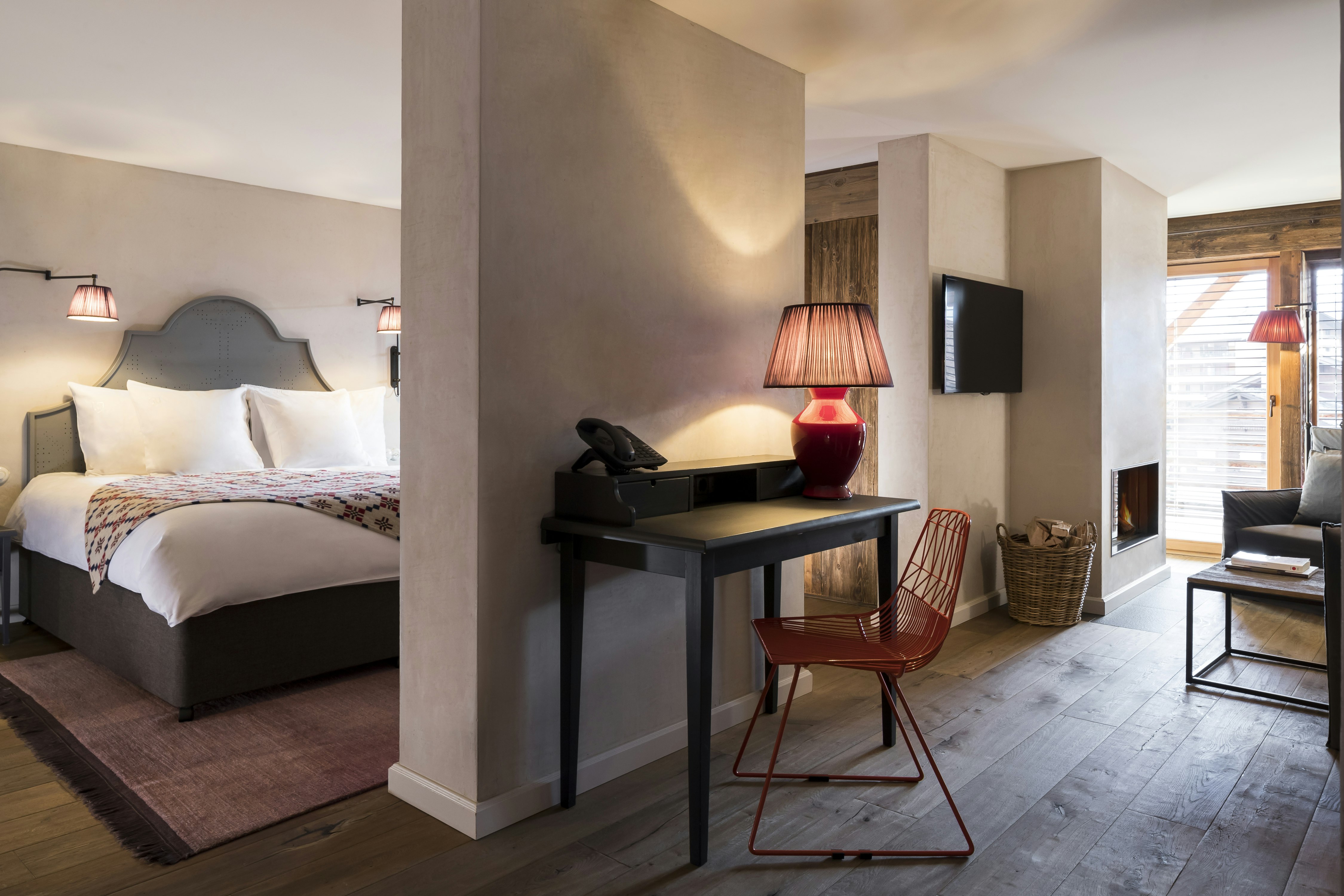 Elegance Room with Fireplace