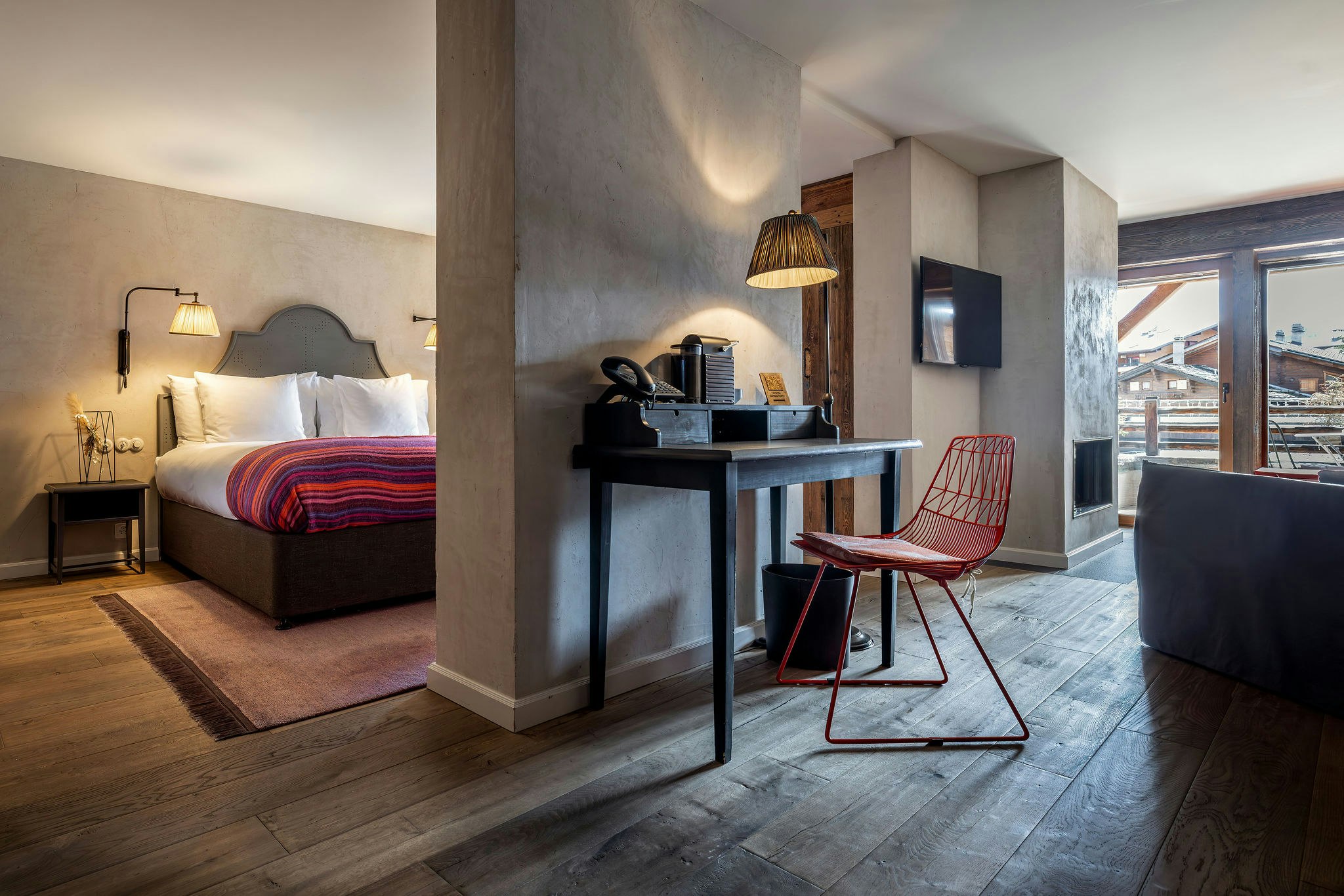 Elegance Room with Fireplace