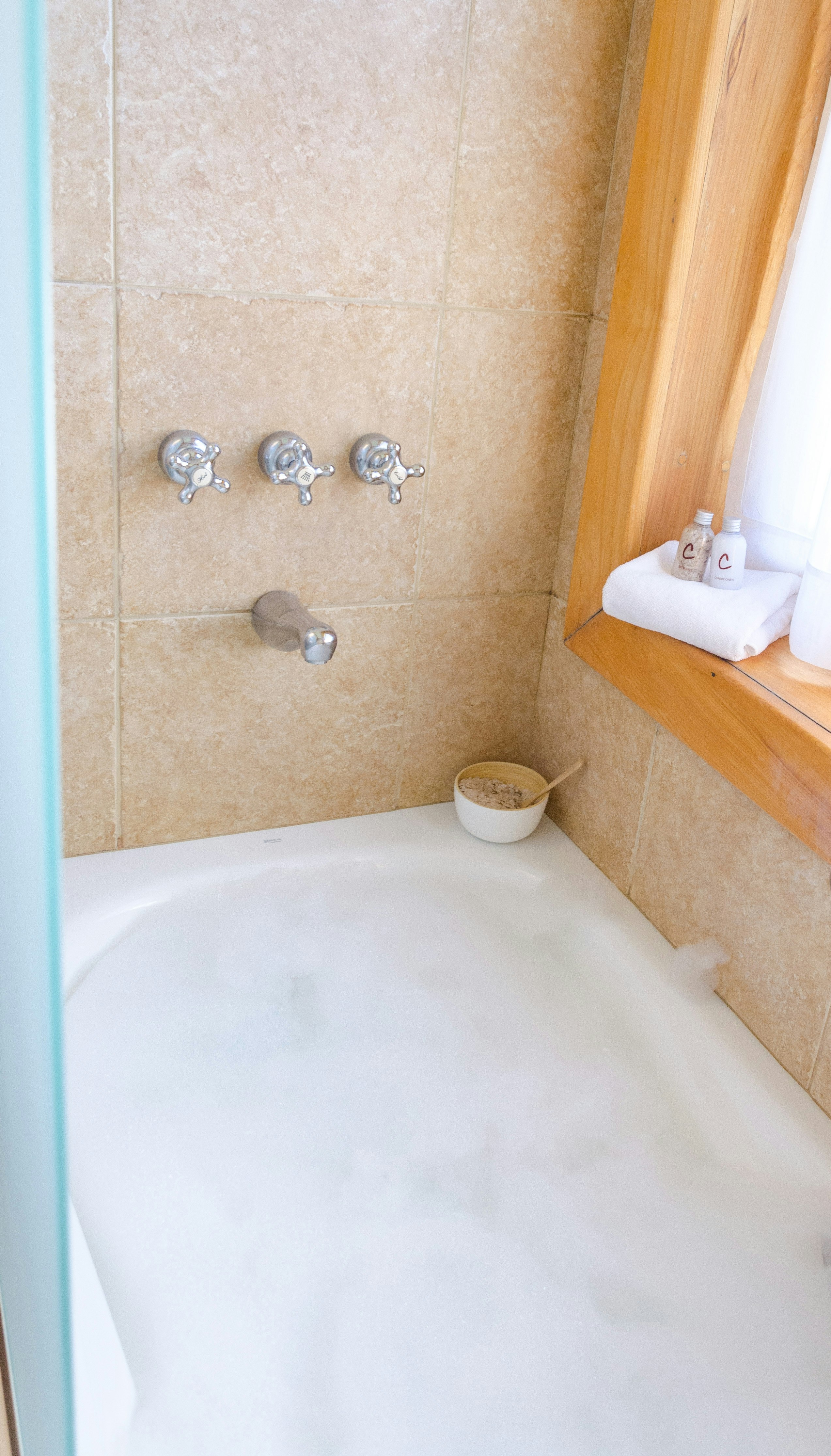 Mountain Apartment - Bathtub