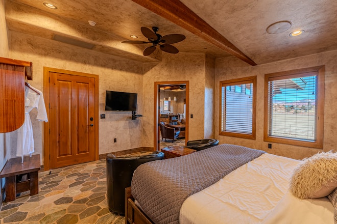Villa King Room - Bedroom