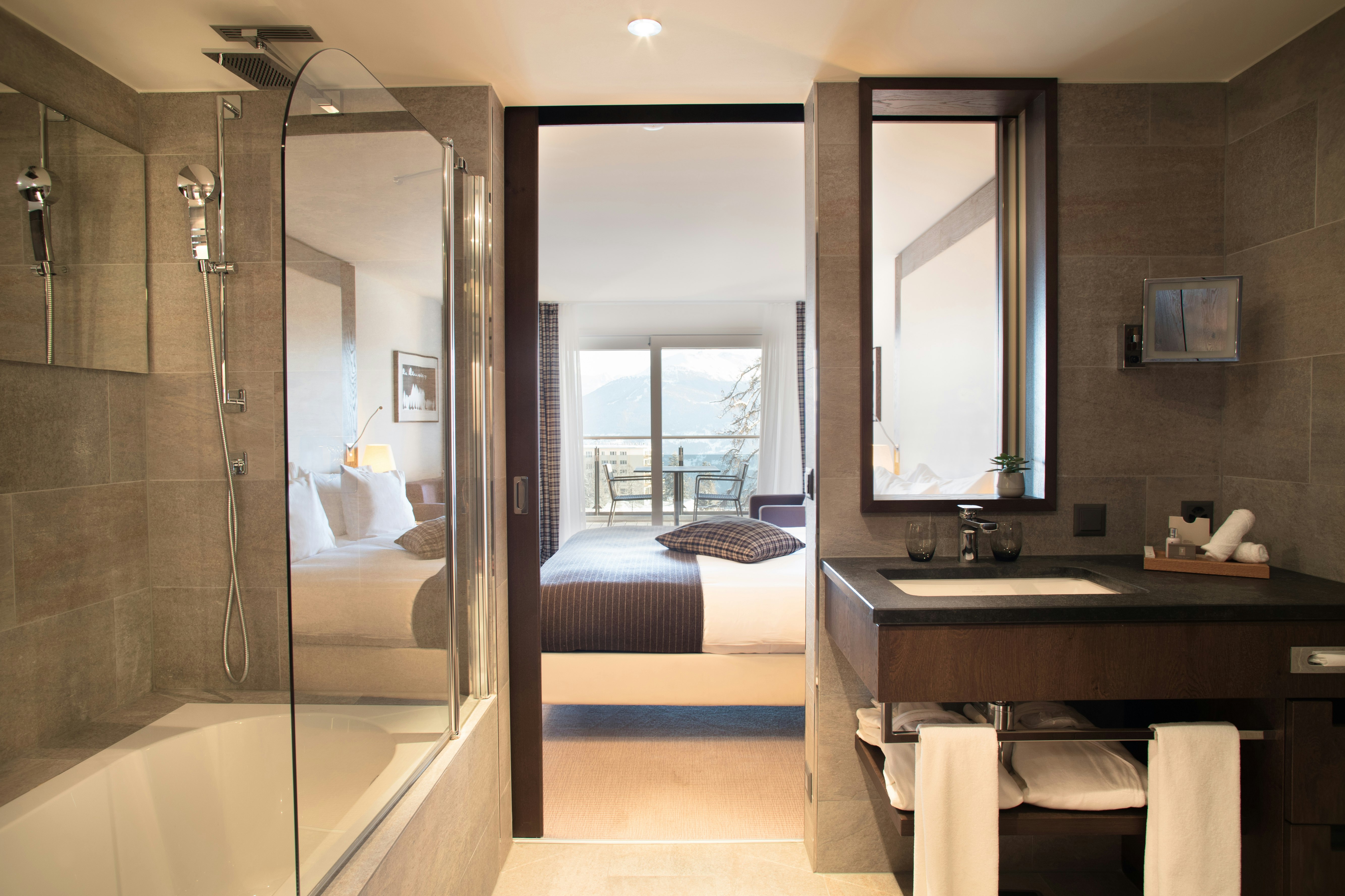 Alpina Deluxe Room - Bathroom
