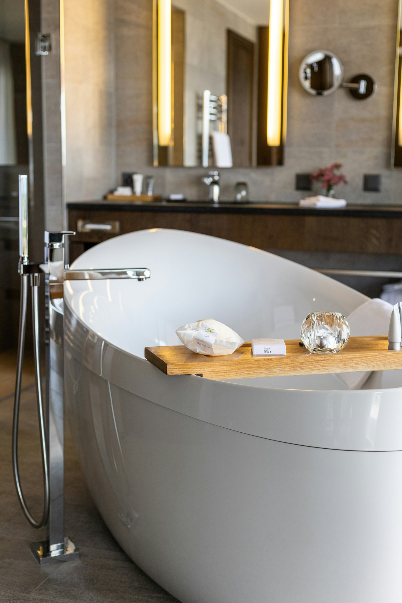 Ambassador Suite - Deluxe Bathroom