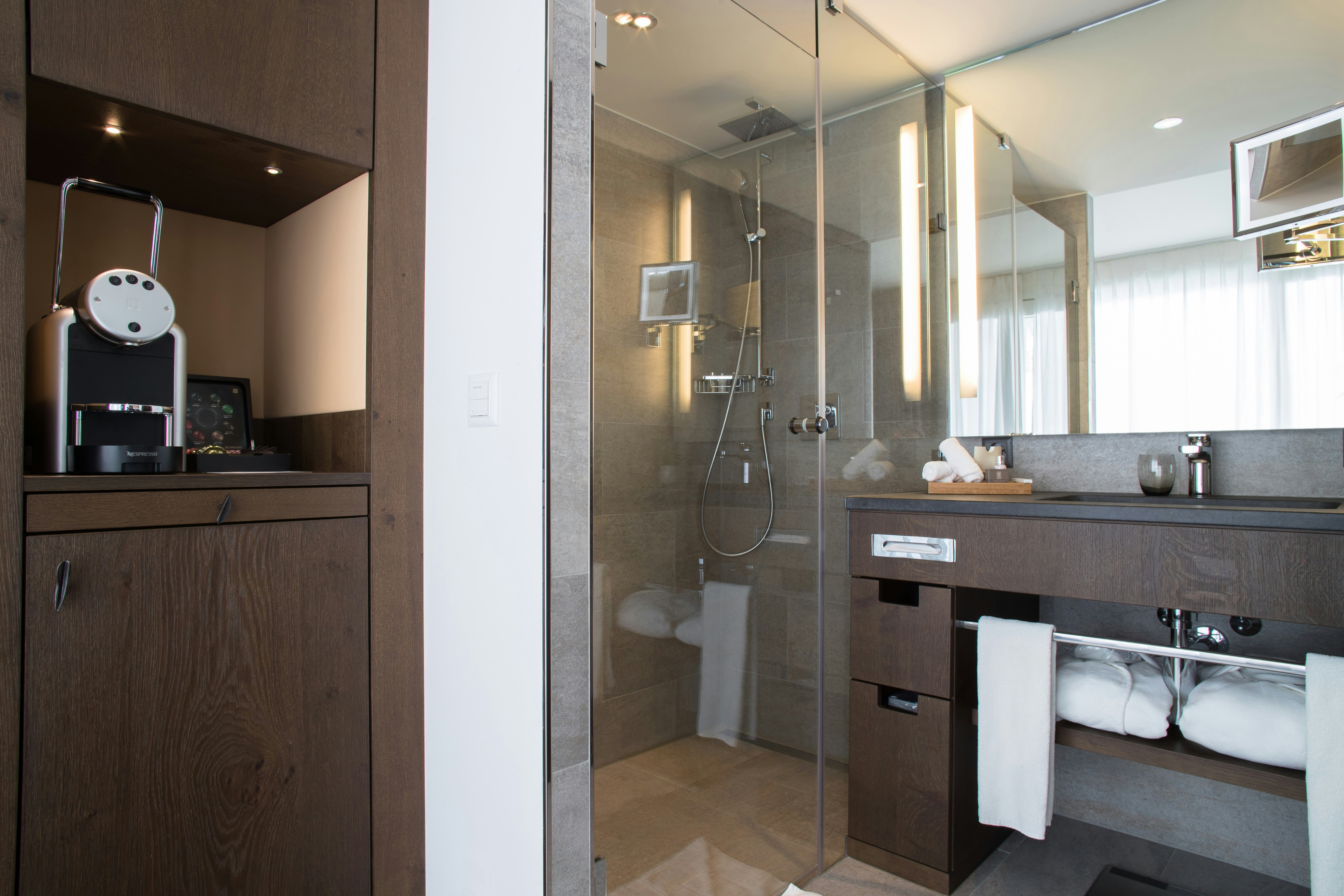 Forest Superior Room - Bathroom