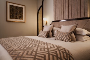 Classic Hotel Room - Bedroom