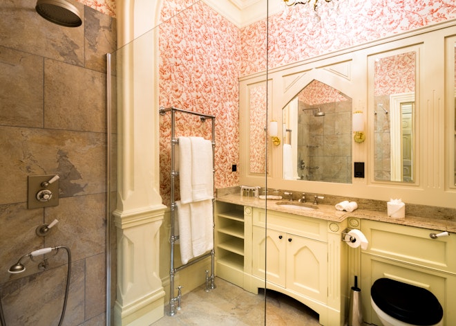 Castle Small Double - Bathroom
