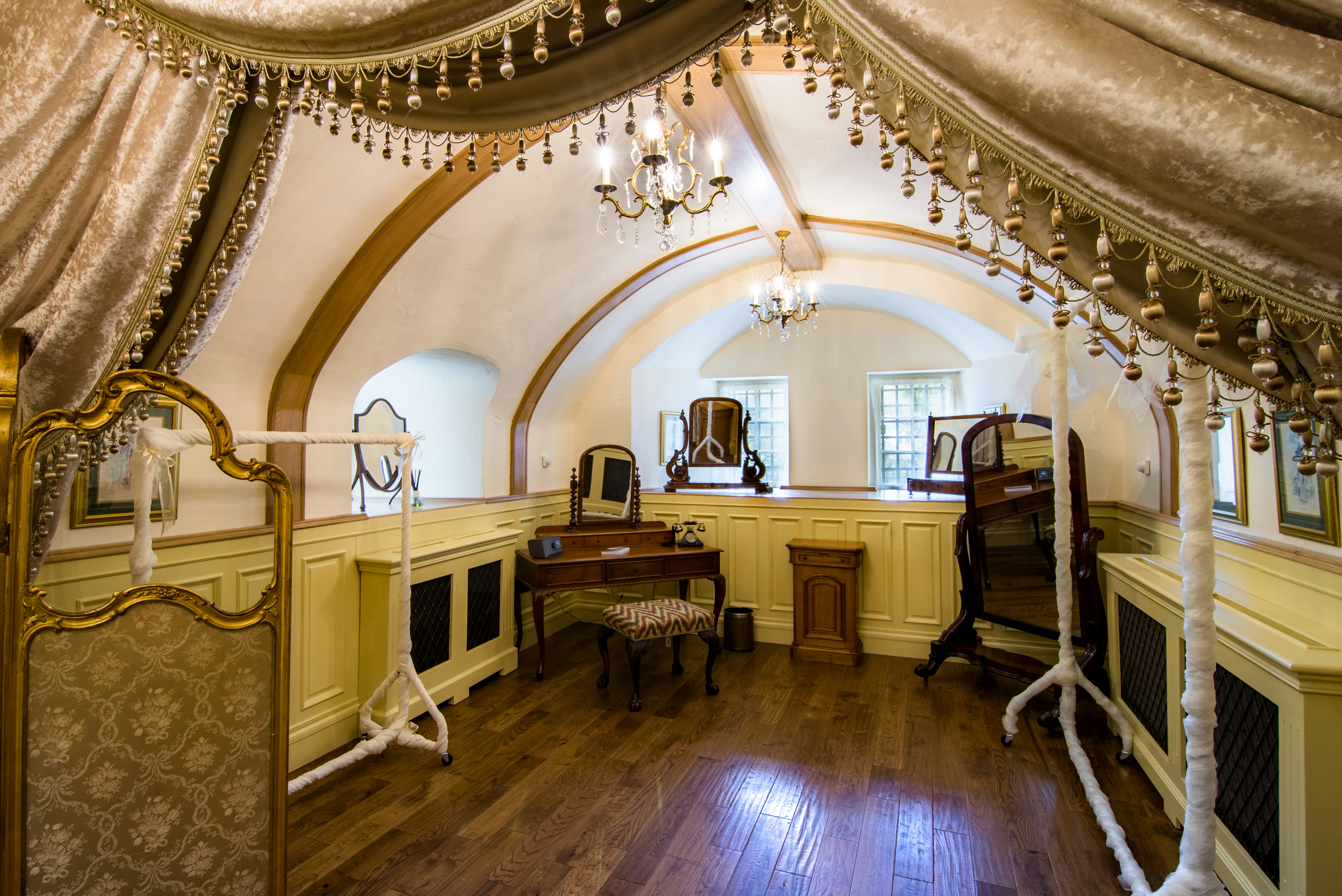 Castle Tower Suite - Dressing Room