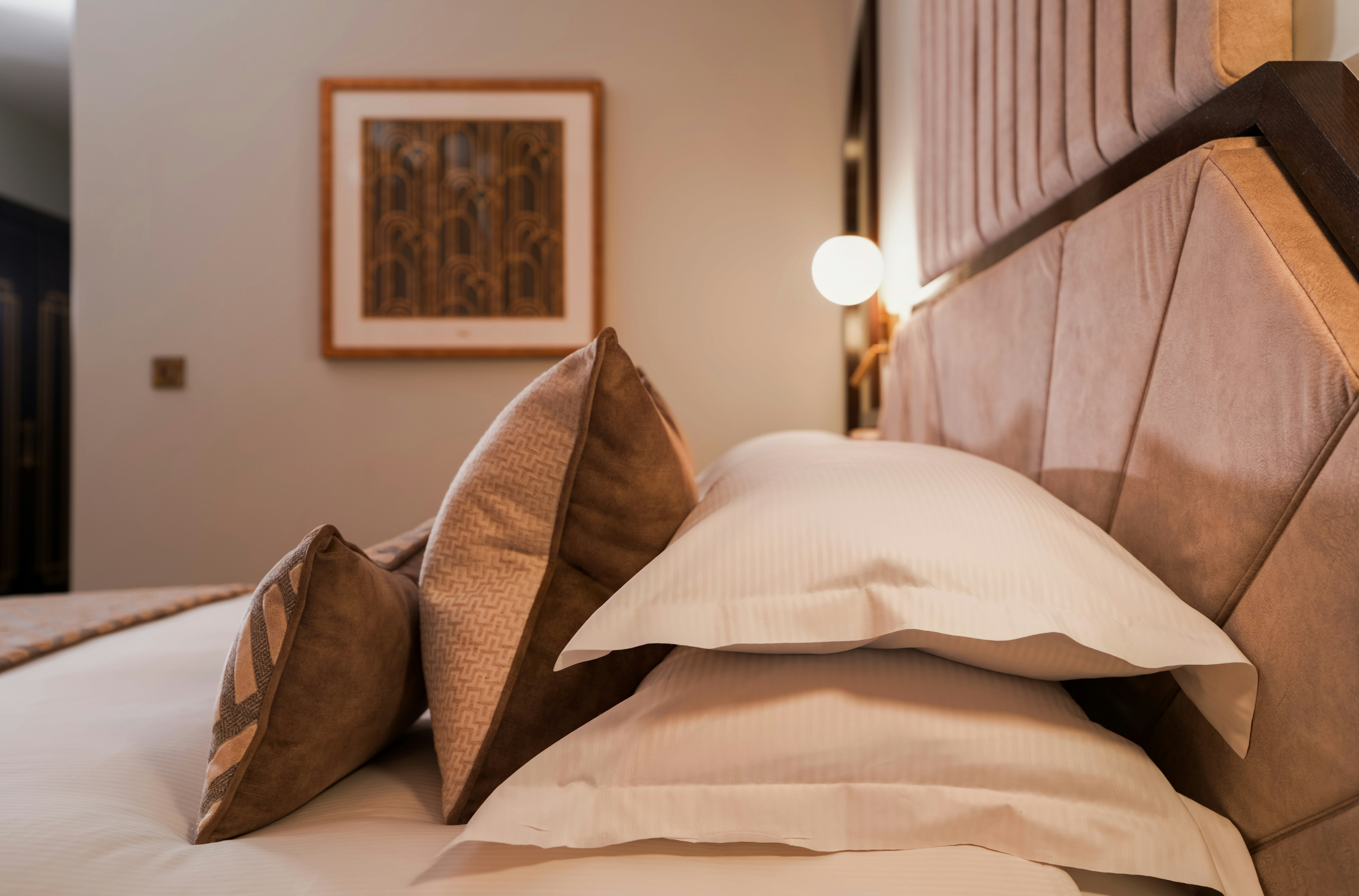 Classic Hotel Room - Bedroom