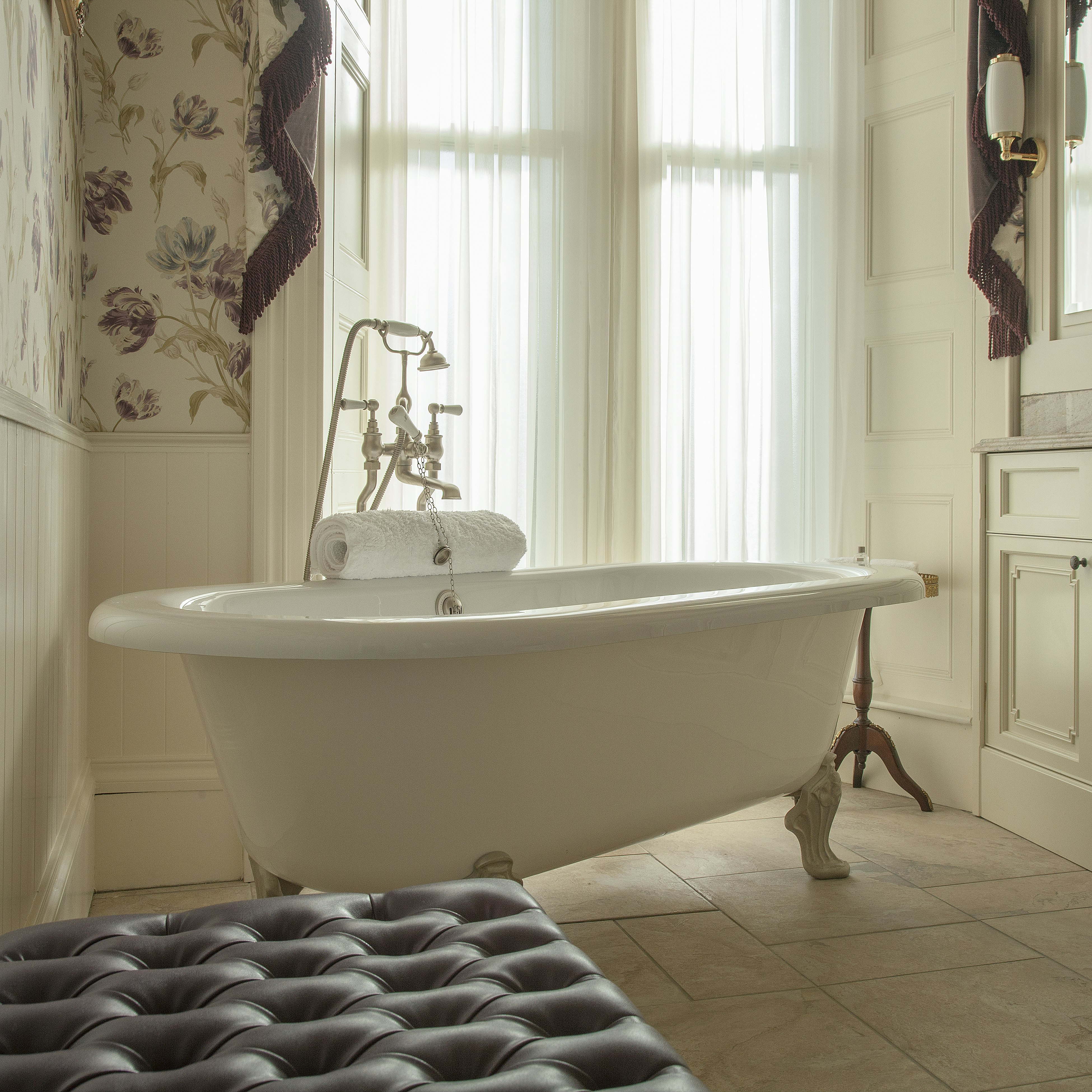 Castle Large Double - Bathroom