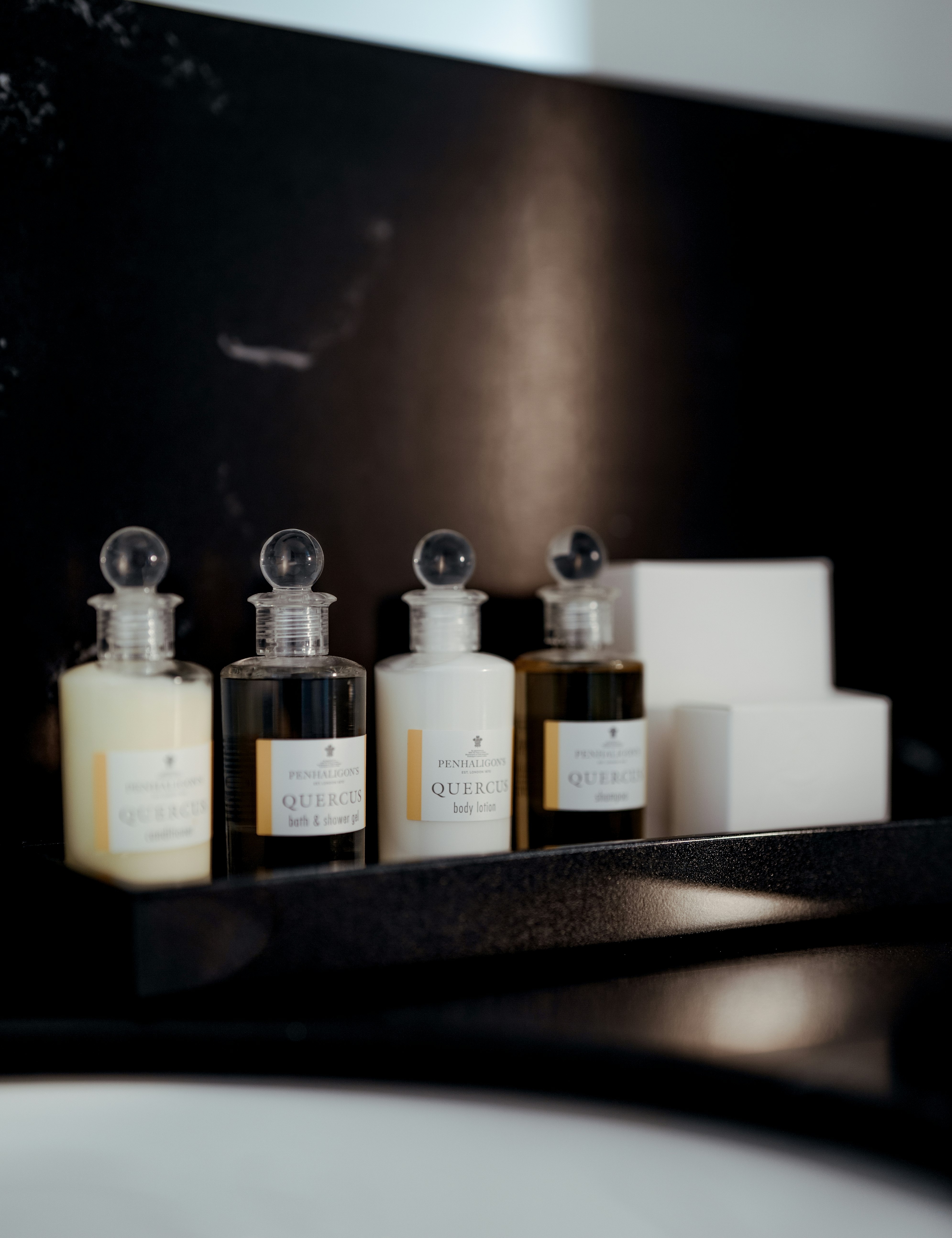 Hotel Junior Suite - Bathroom