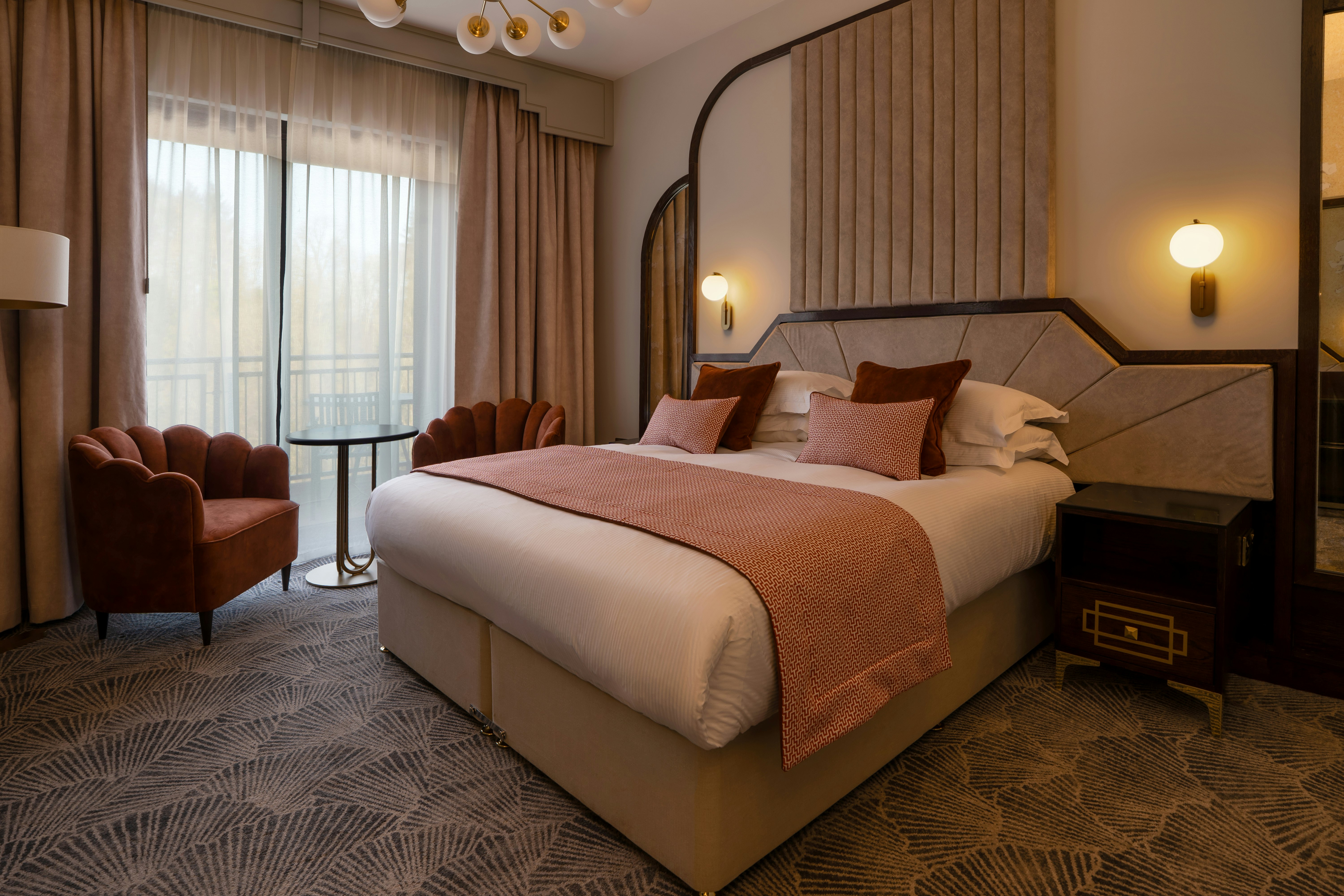 Deluxe Hotel Room - Bedroom