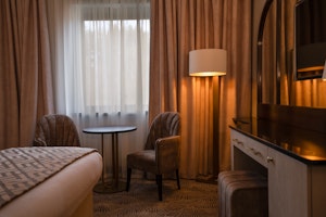 Classic Hotel Room - Bedroom